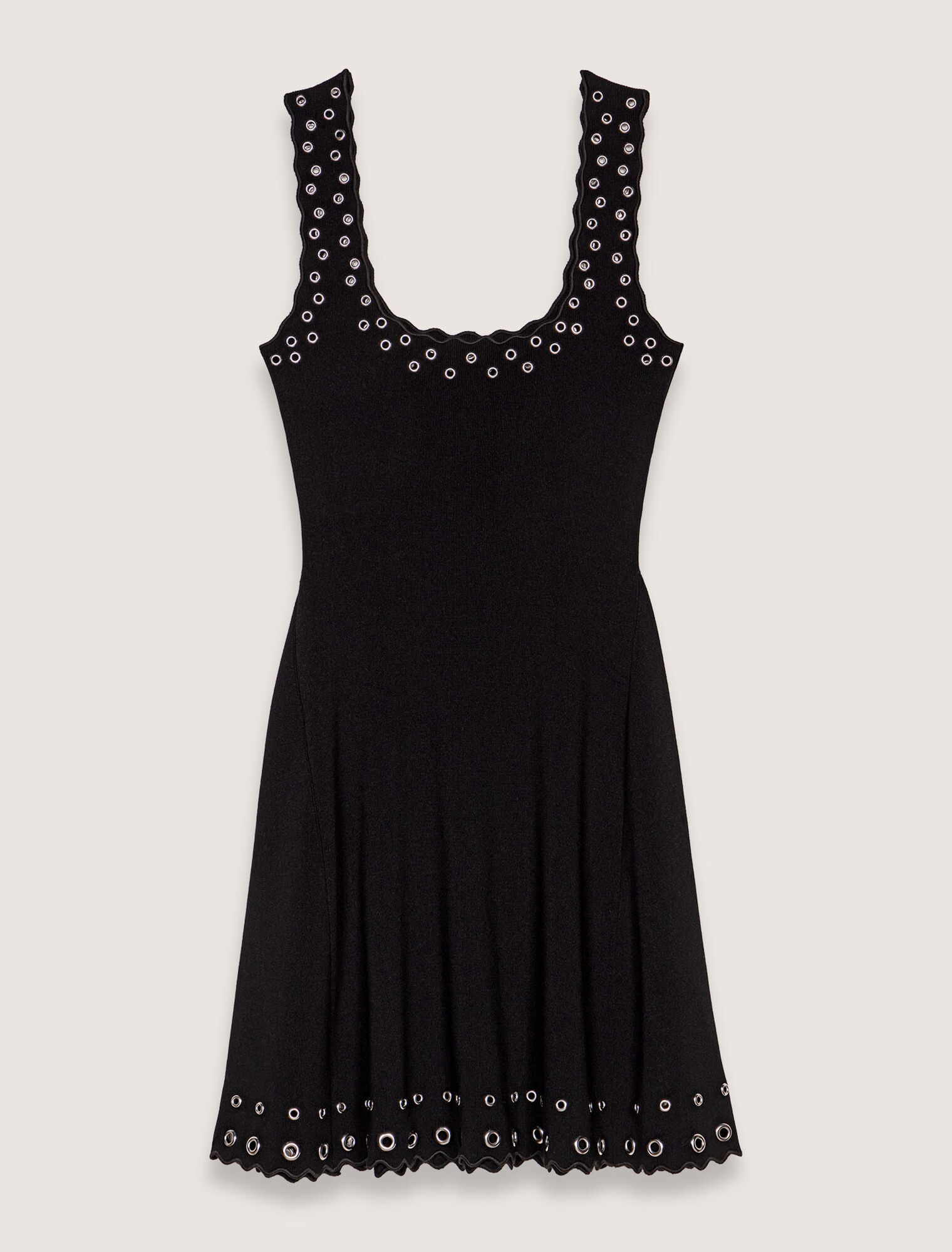 Kurzes Strickkleid mit Ösen