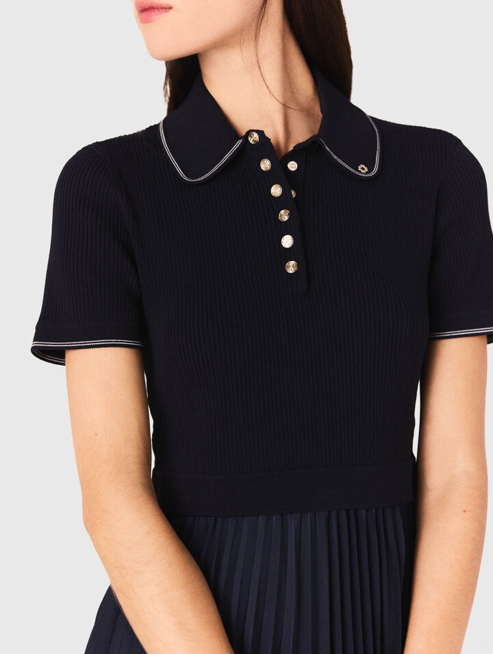 Kurzes Plissee-Kleid mit Polo-Krag