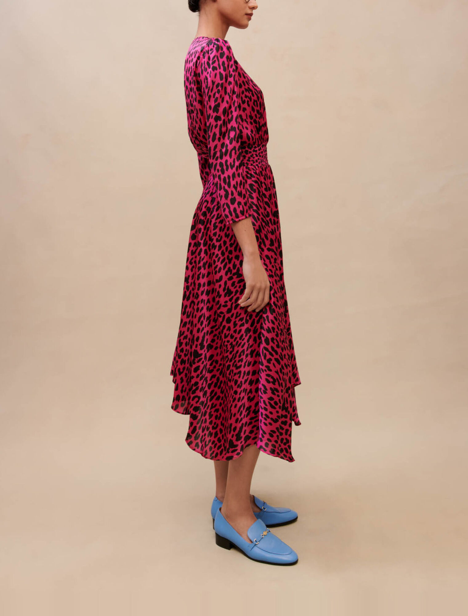 Asymmetrisches Kleid mit Leopardenprint