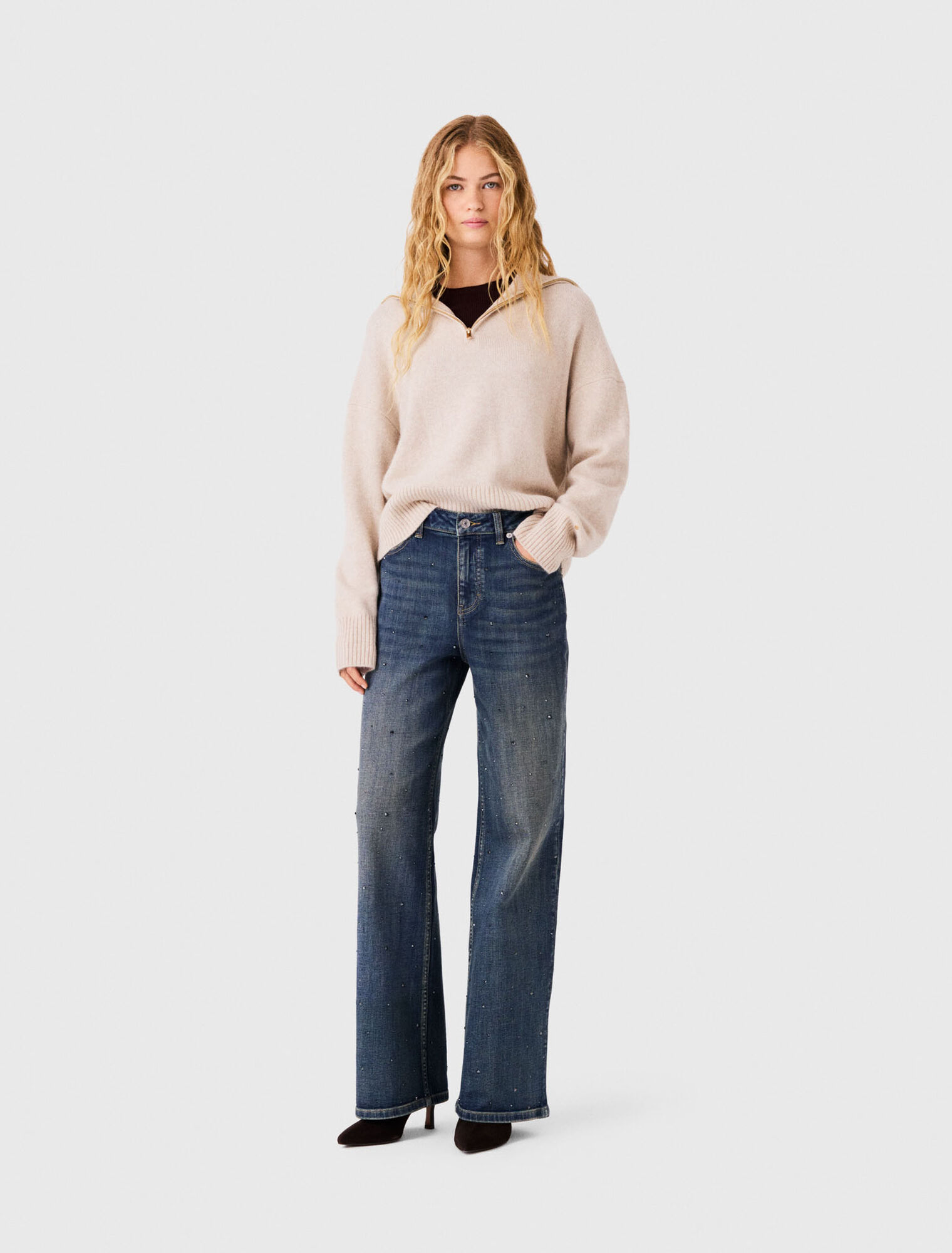 Weite Jeans mit Strass