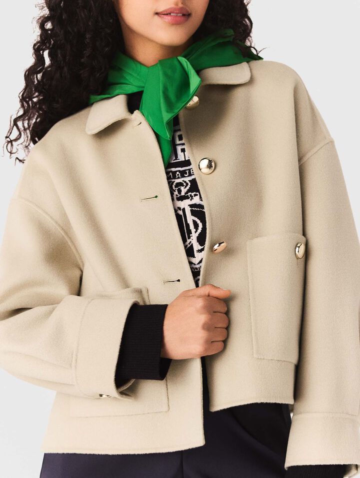 Kurze Wolljacke mit Plisseer&uuml;cken