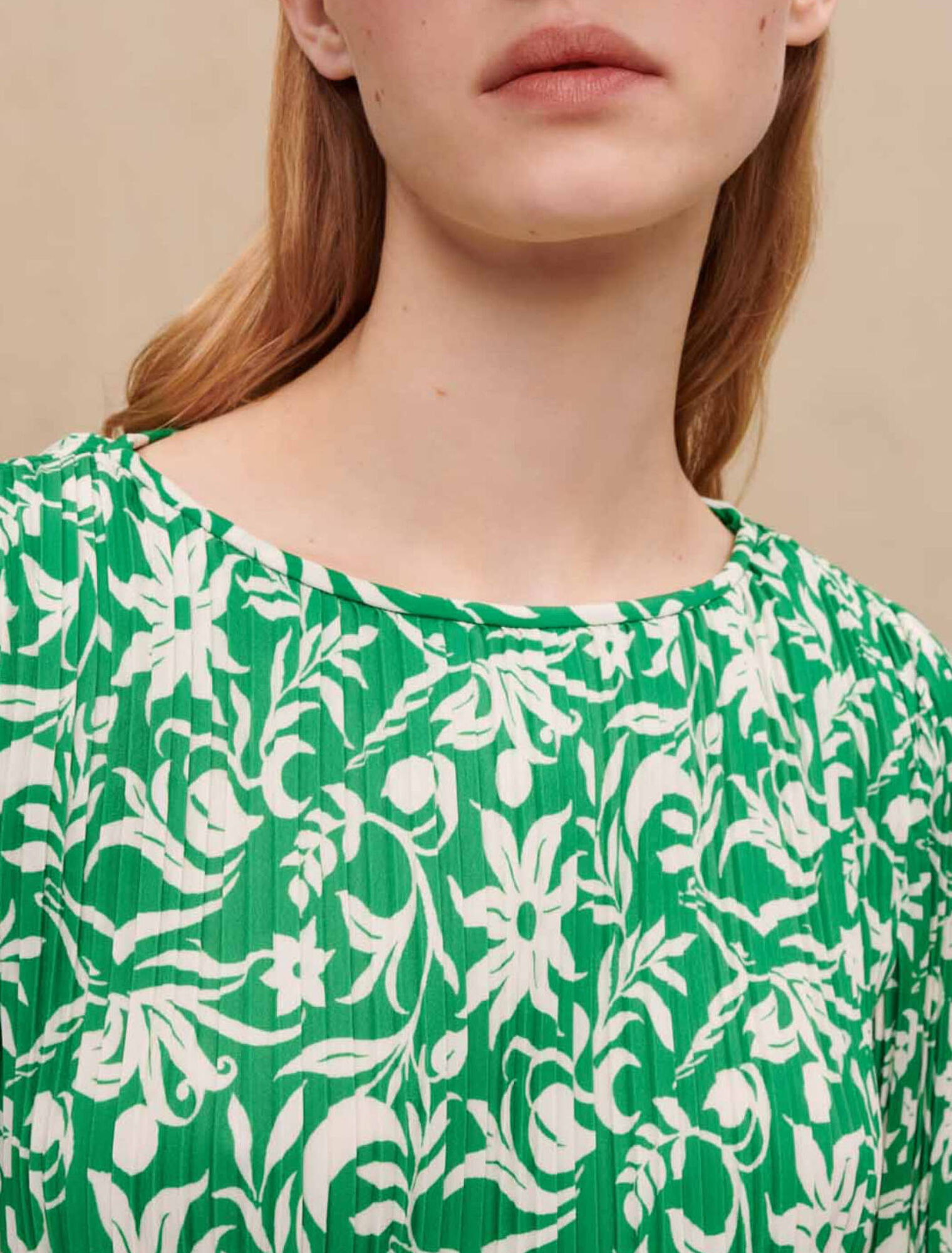 Kurzes Langarmkleid