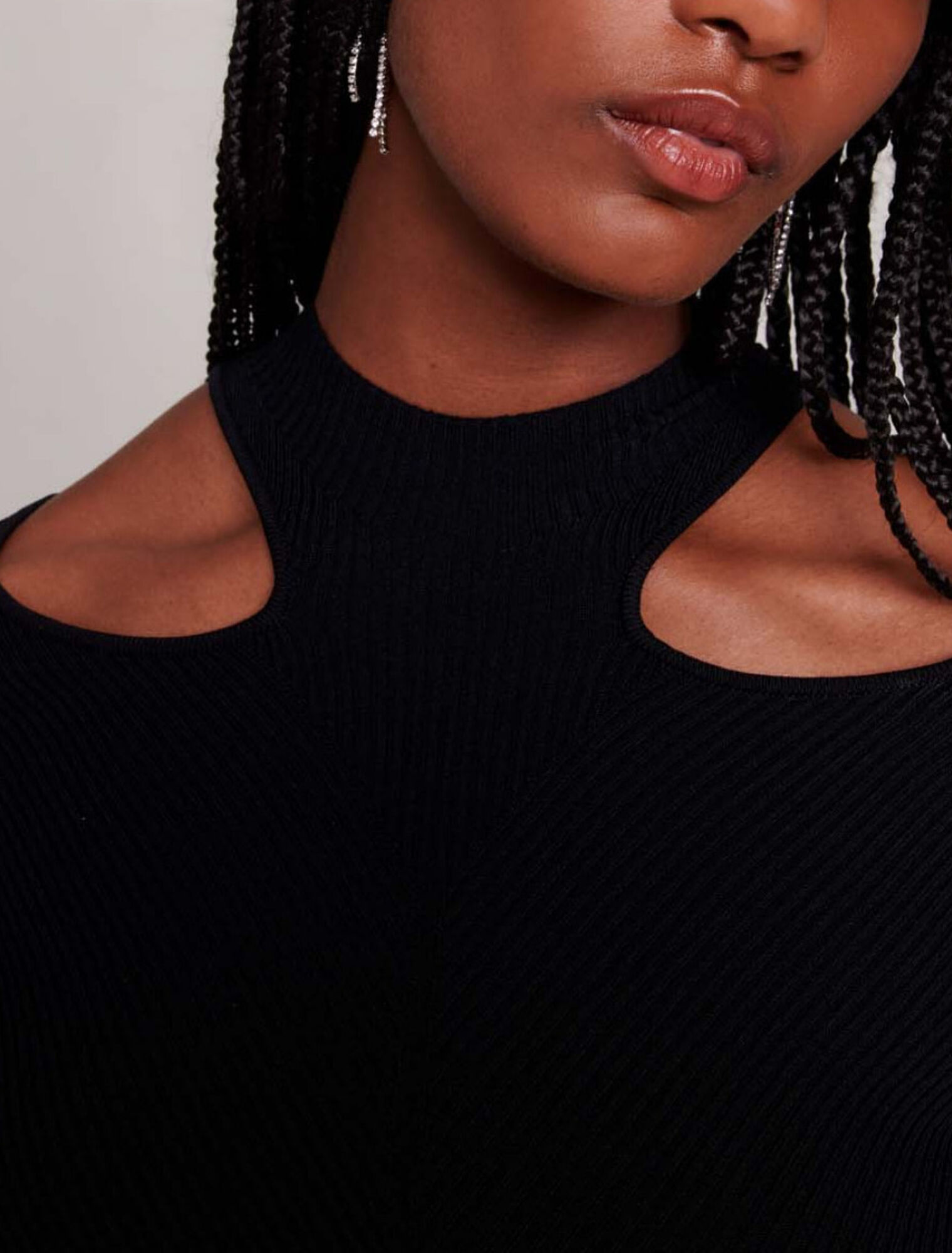 Kurzes Kleid mit Cutaway