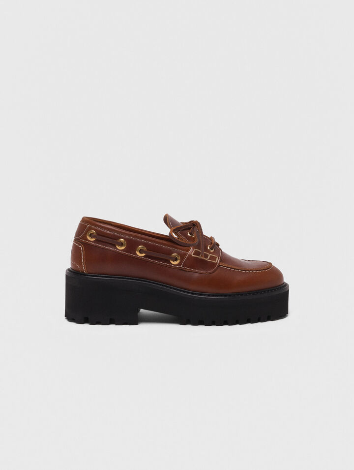 Bootsschuh mit klobiger Sohle