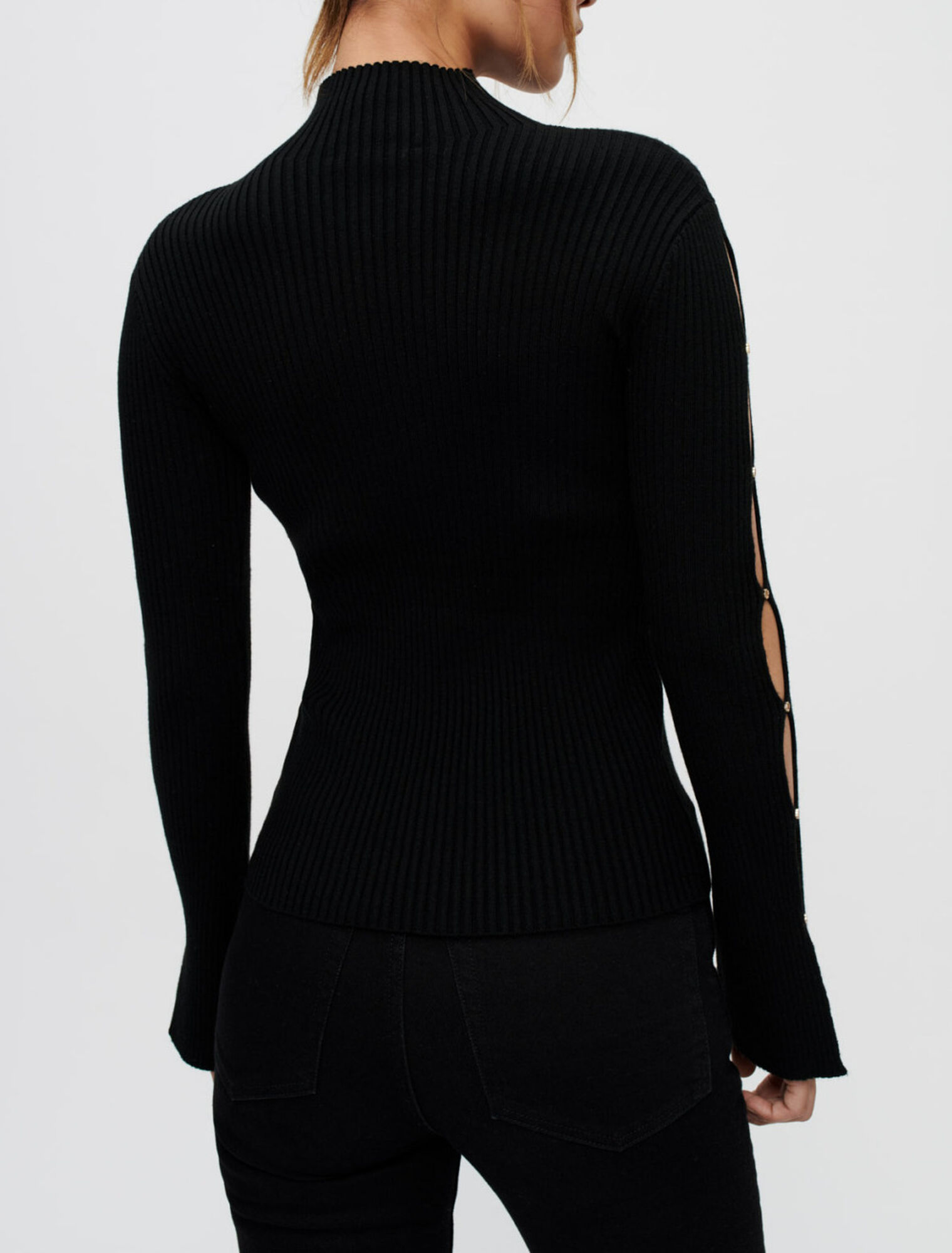 Enger Pullover mit Ärmeln und Lochmuster