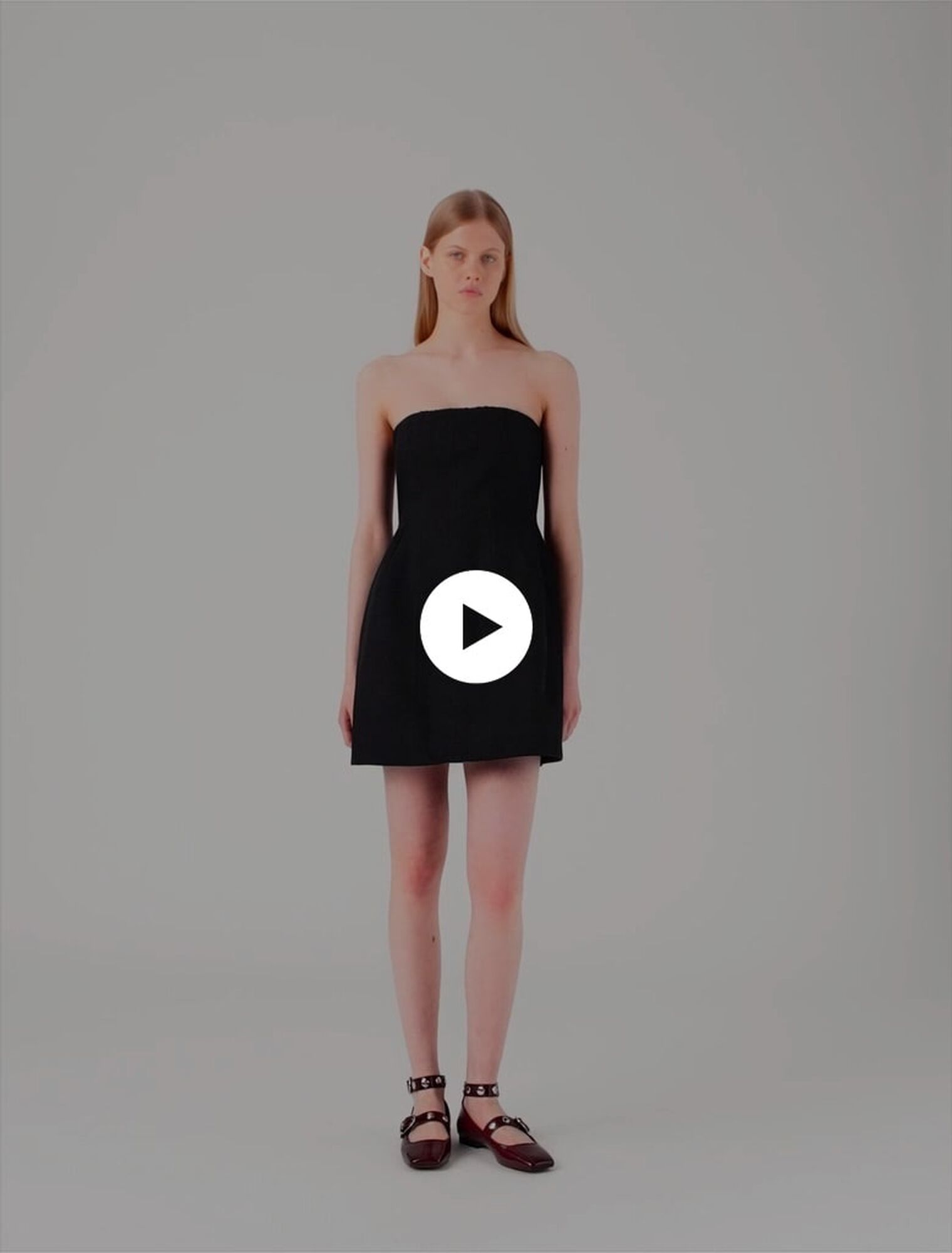 Kurzes Bustierkleid aus Leinen