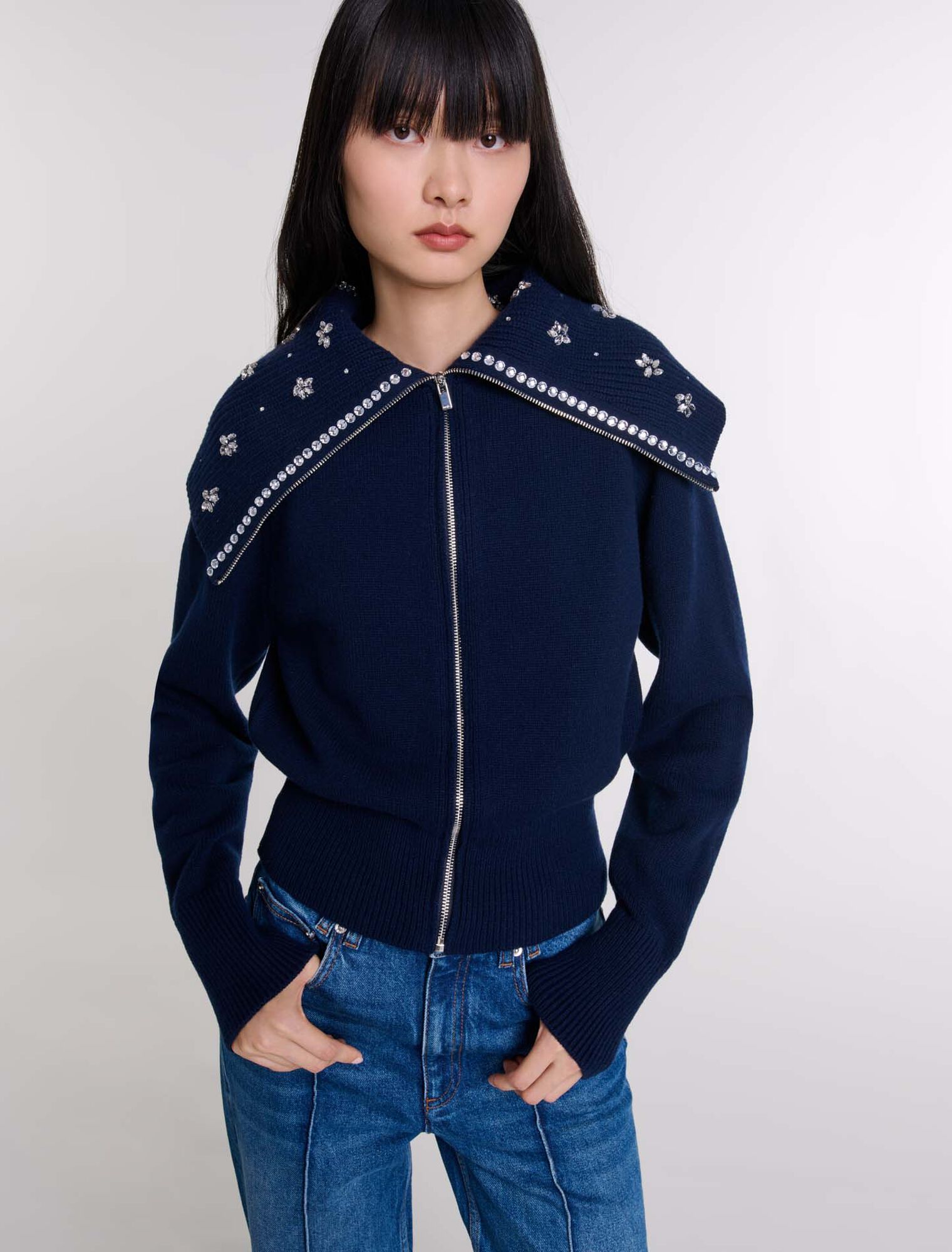 Strickjacke mit Schmuckkragen