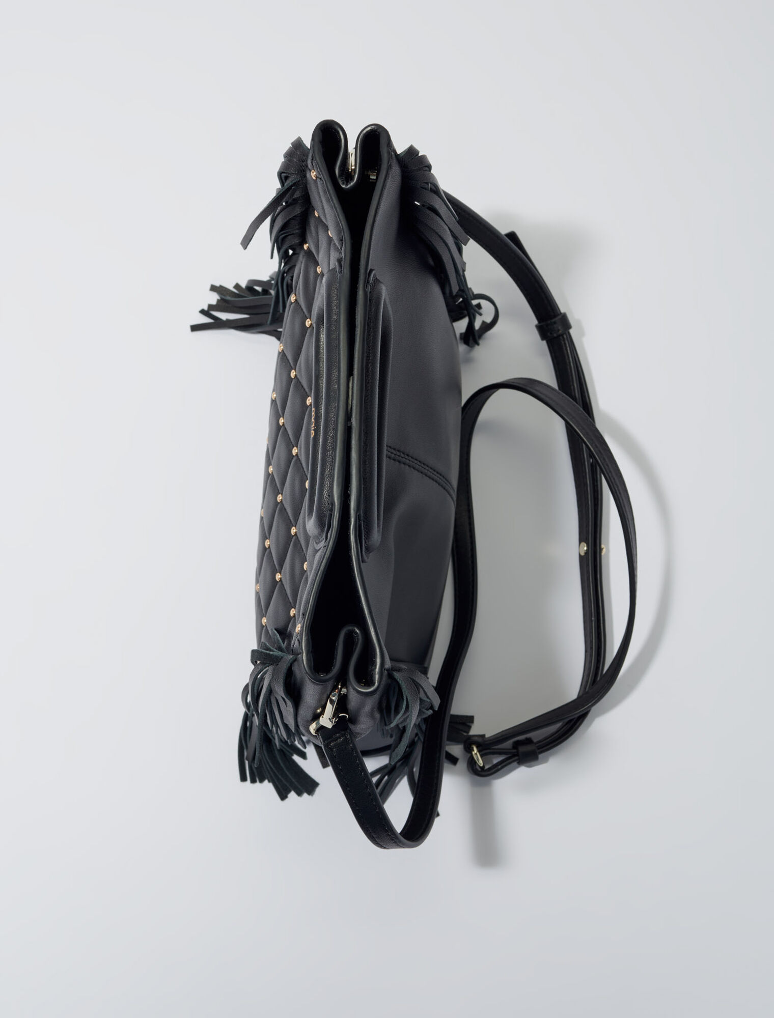 M-Tasche aus Leder mit Nieten