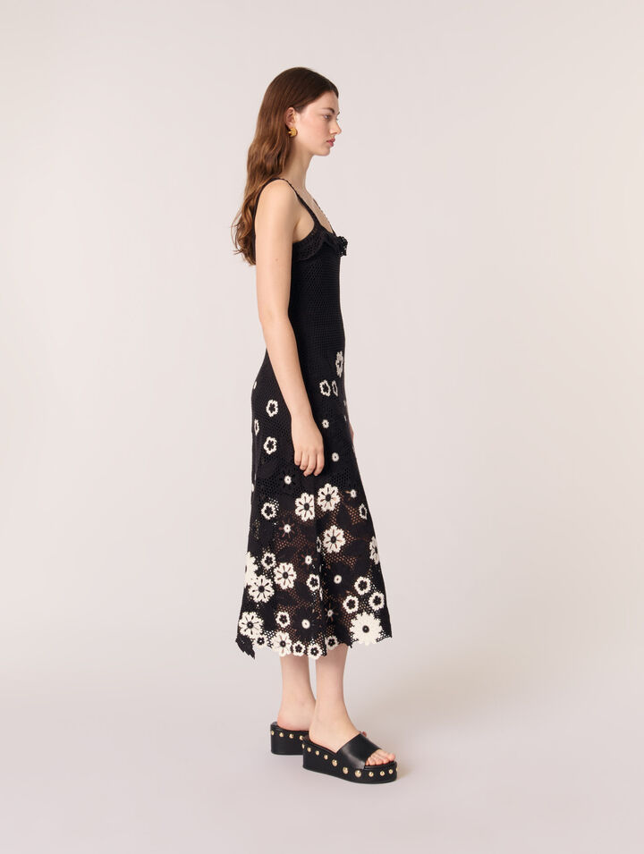 Langes Häkelkleid mit Blumenmuster