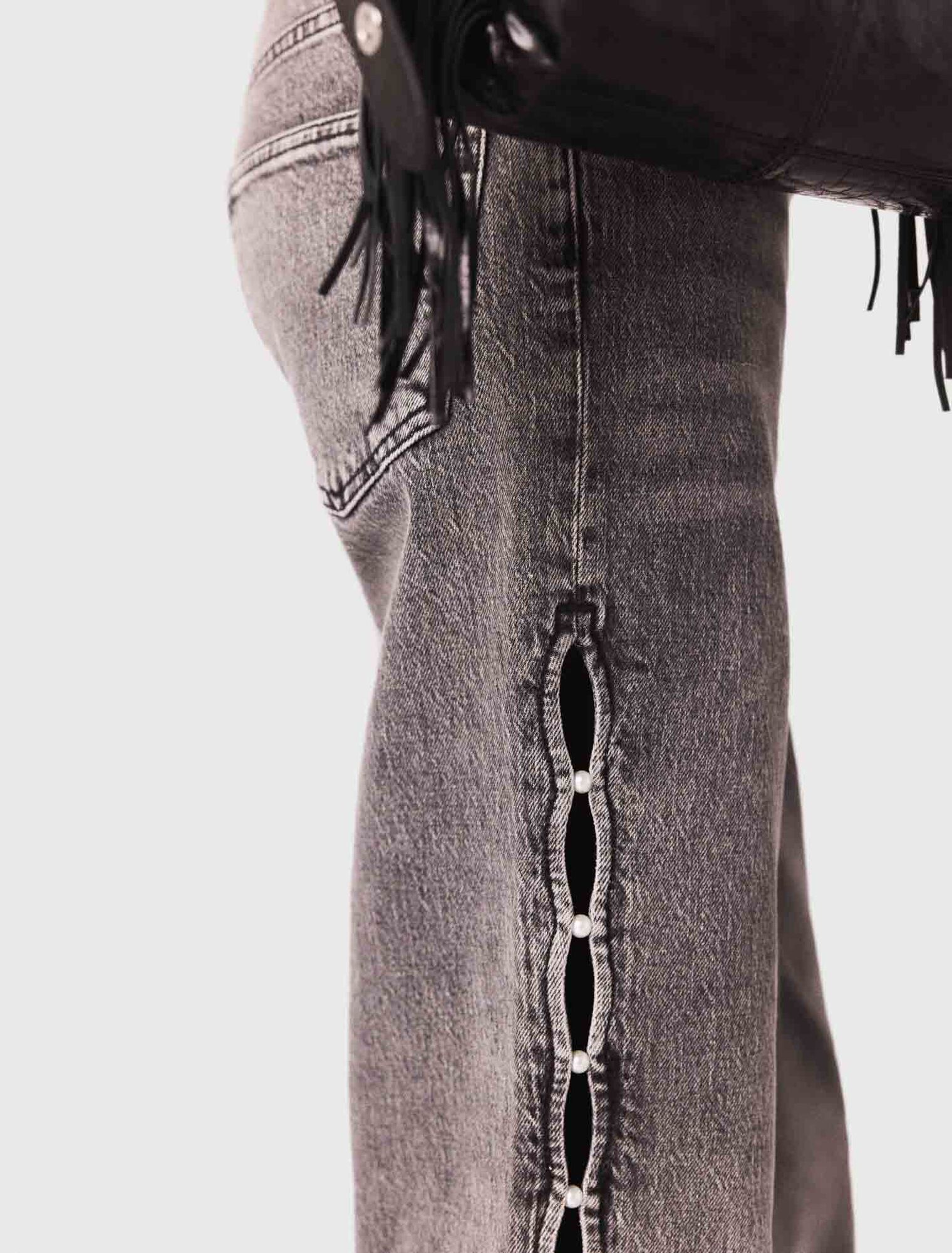 Weite Jeans mit Perlen