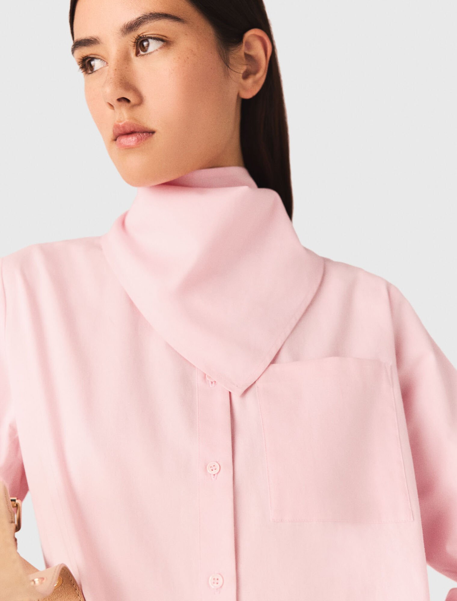 Hemd mit abnehmbarem Halstuch