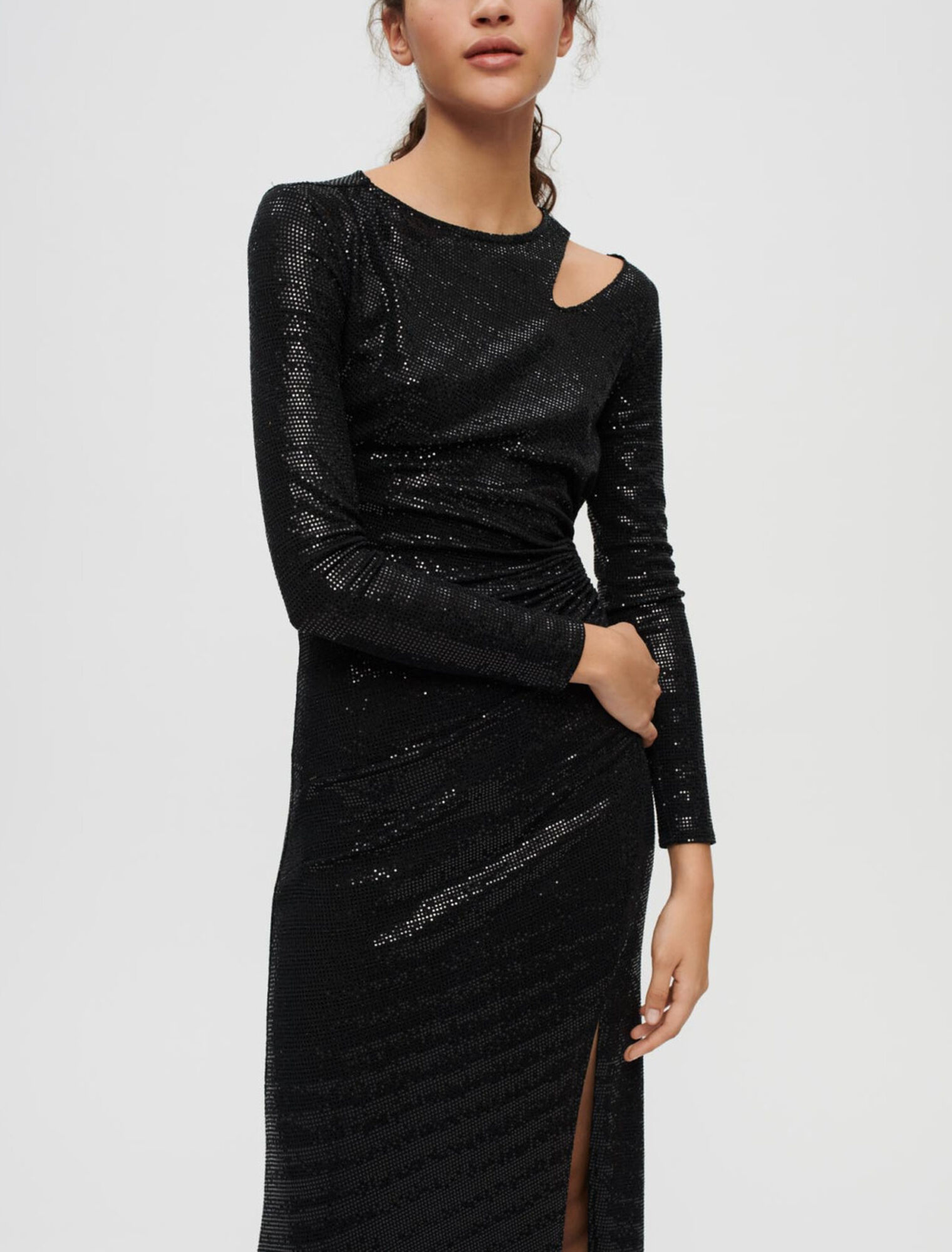 Langes Kleid mit schwarzen Pailletten