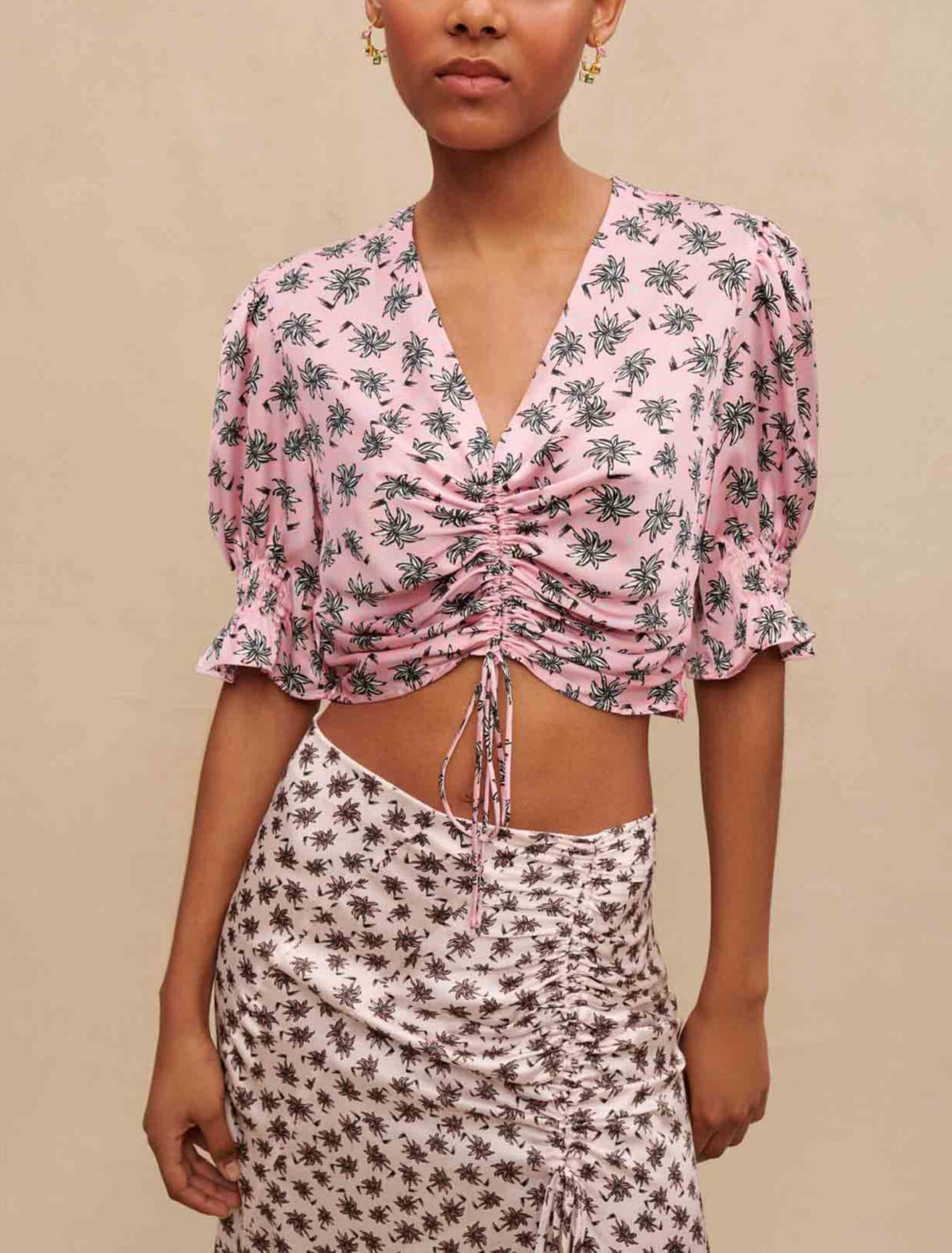 Kurzes Top mit Palmenprint