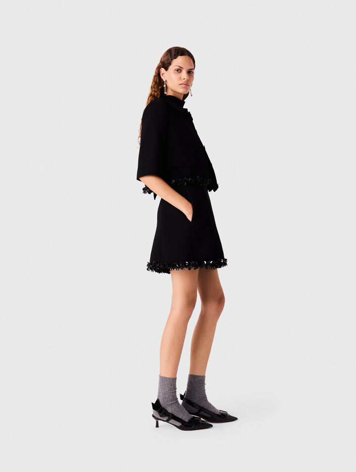 Kurze Cr&ecirc;pe-Jacke mit Perlen