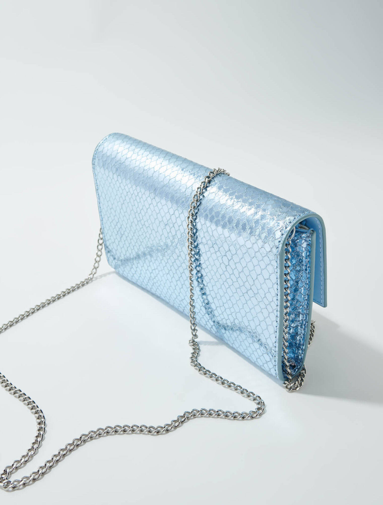 Clutch aus Leder mit Pythonprägung
