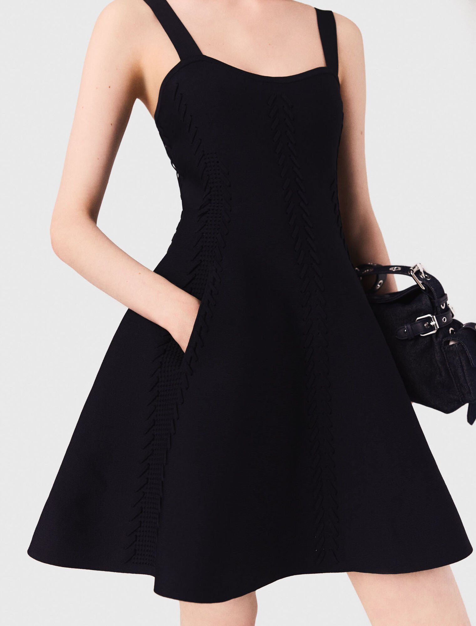 Kurzes Babydoll-Kleid aus Strick 