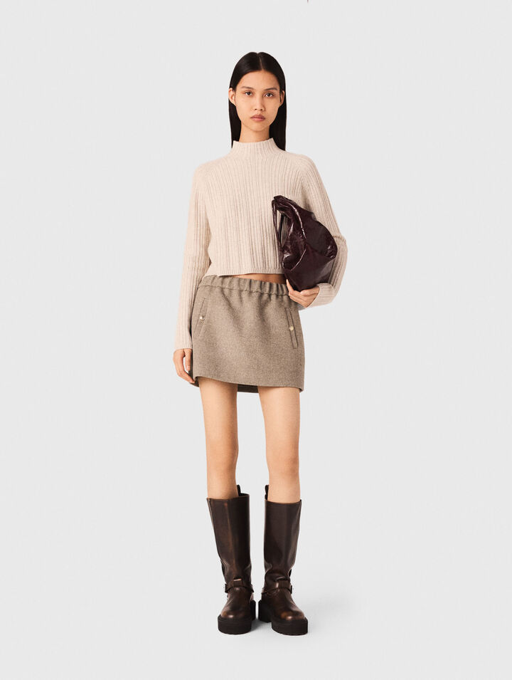 Kurzer Zopfstrickpullover