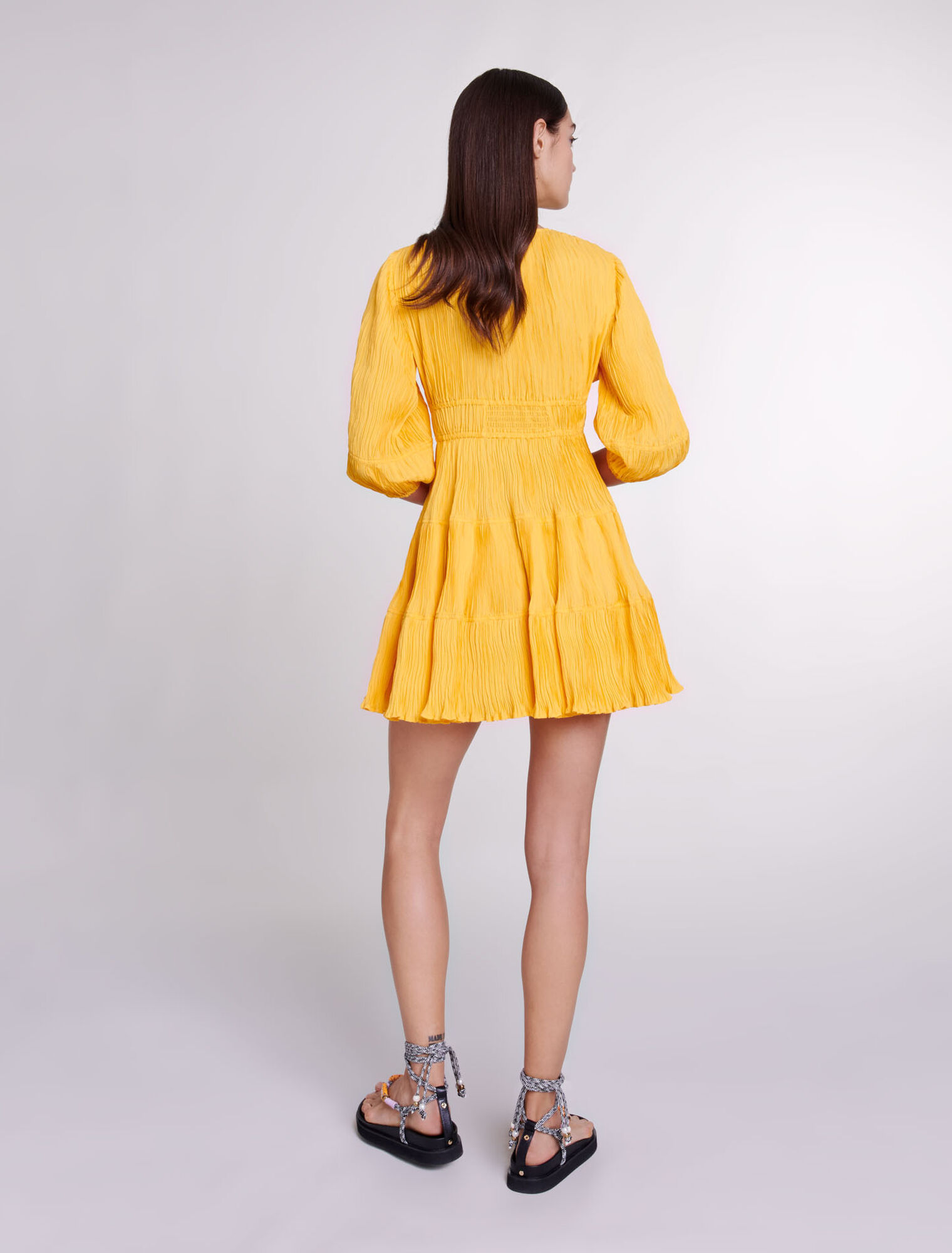 Kurzes gerafftes Kleid