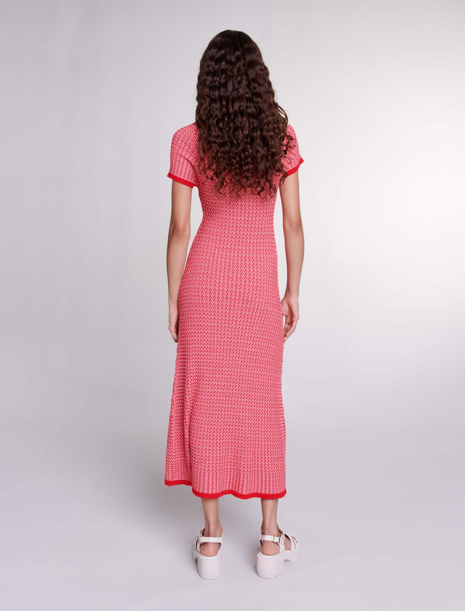 Langes Kleid mit Fischgrätmuster