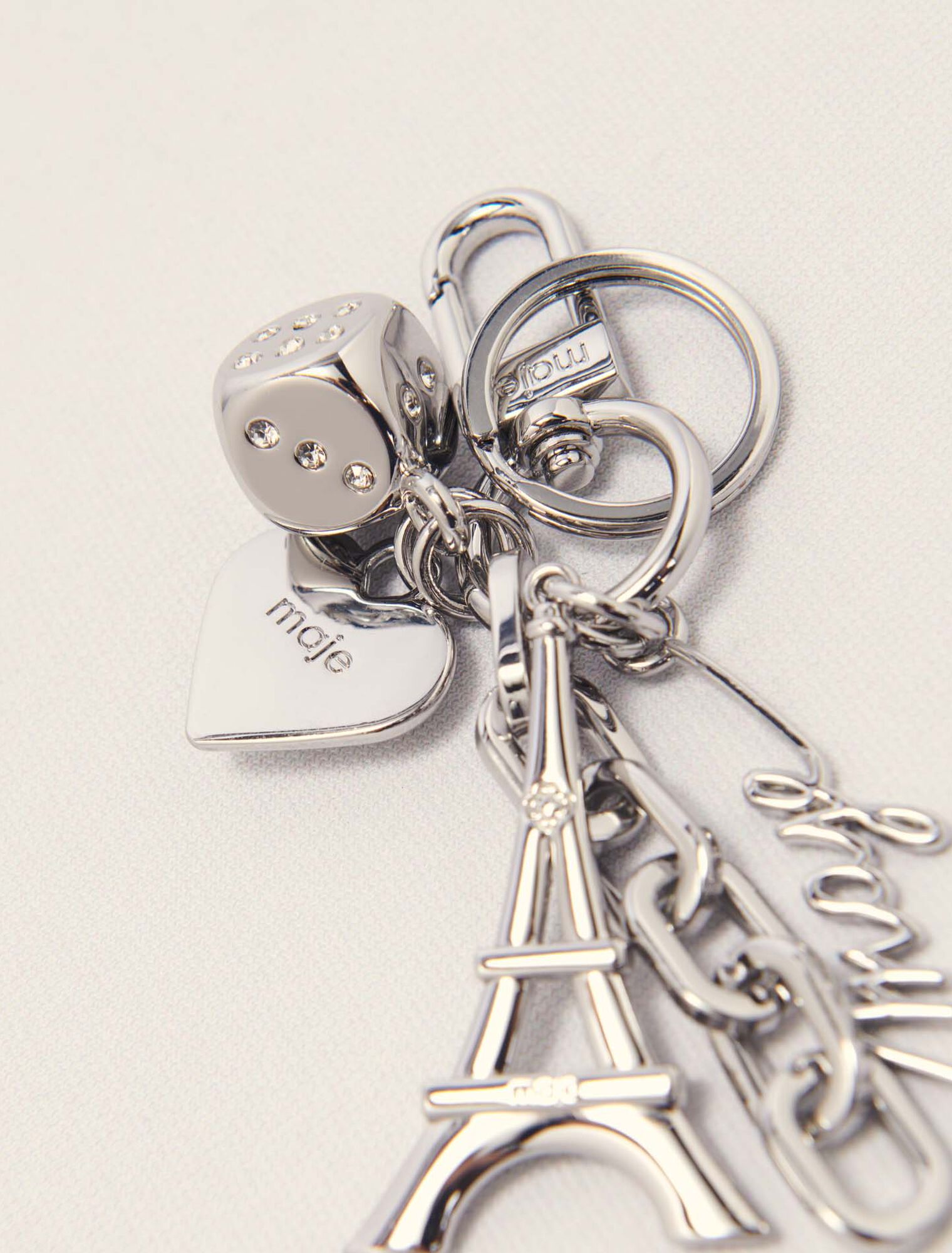Schlüsselanhänger mit Maje-Schmuck