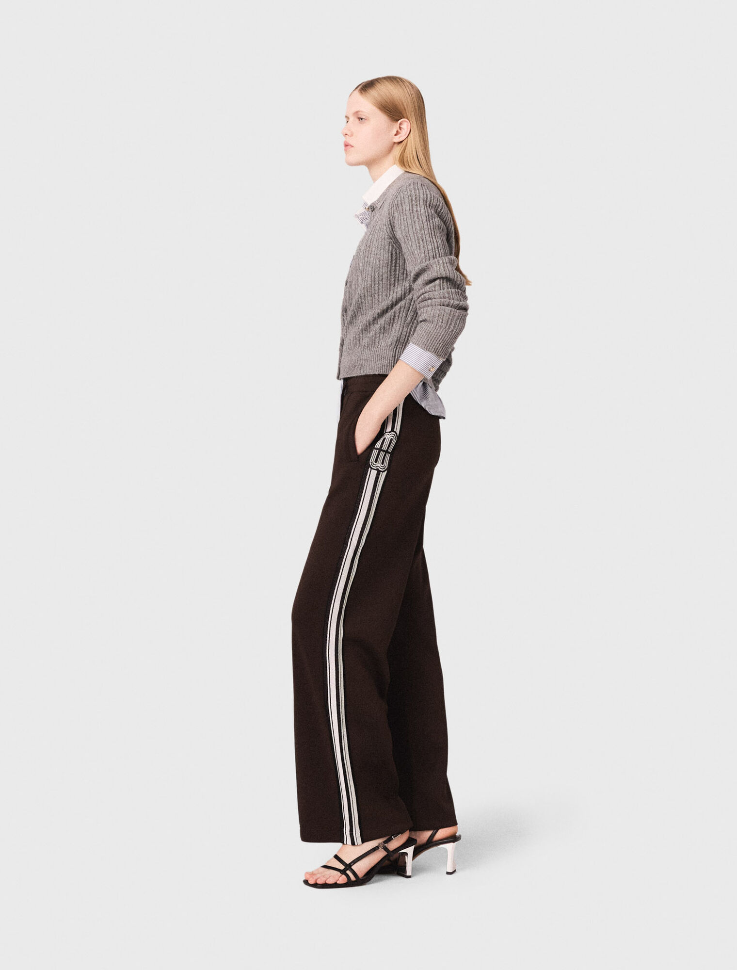 Hose mit geraden Streifen