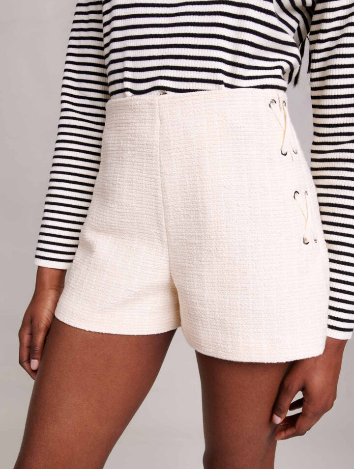 Ausgestellte Tweed-Short