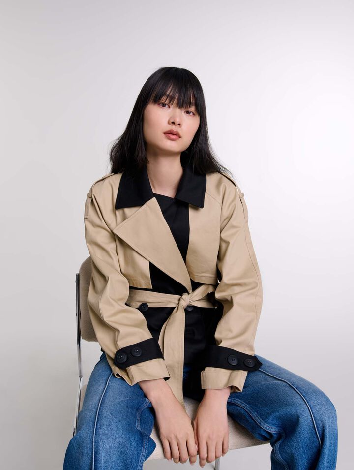 Kurzer zweifarbiger Trenchcoat