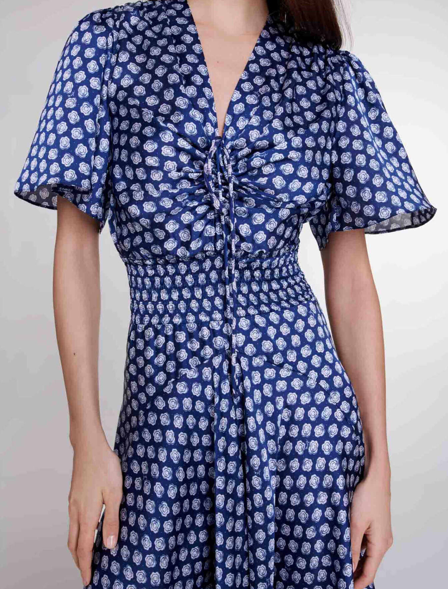 Langes bedrucktes Kleid