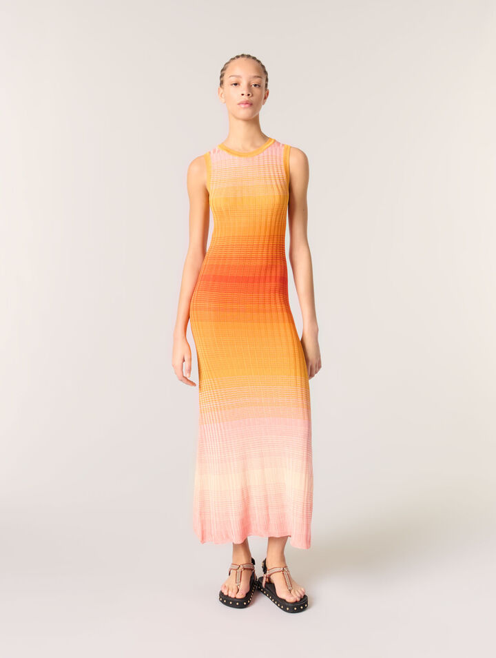 Langes Strickkleid mit Batik-Muster