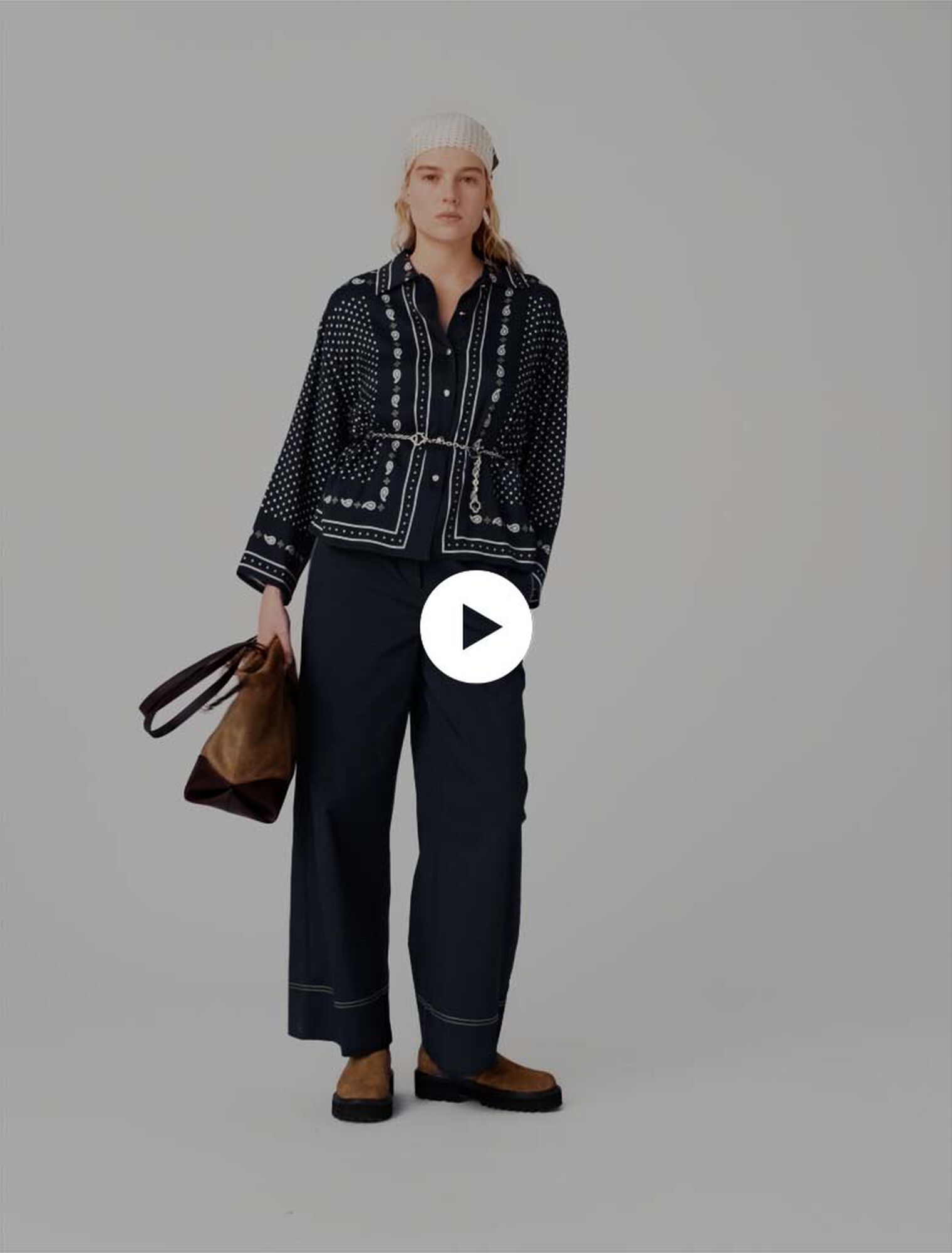 Flie&szlig;endes Hemd mit Druckmuster