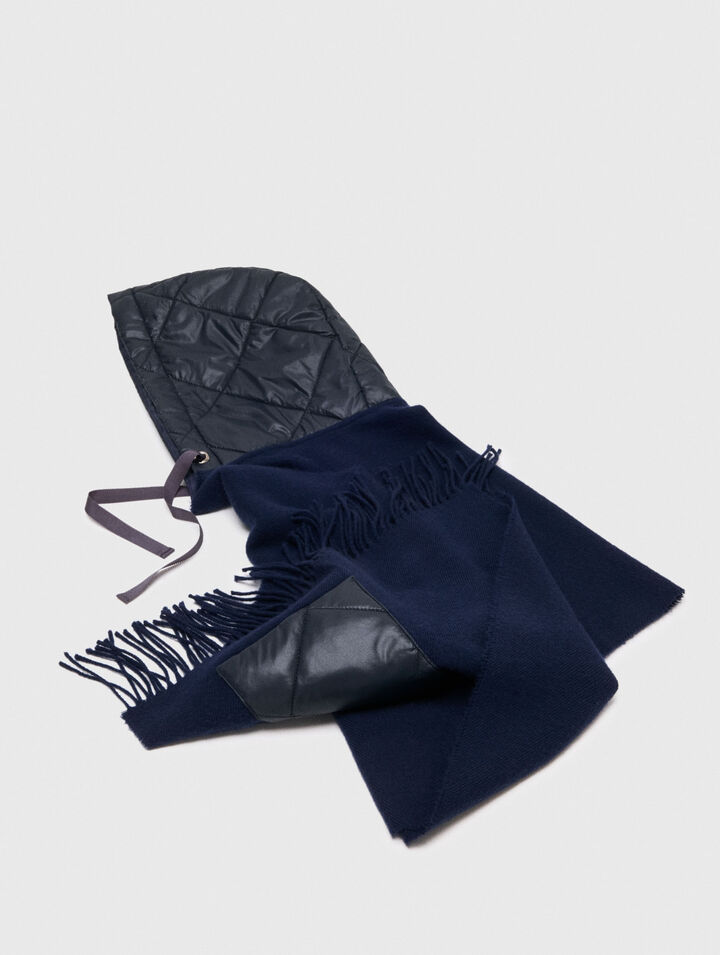 Wollponcho mit Kapuze