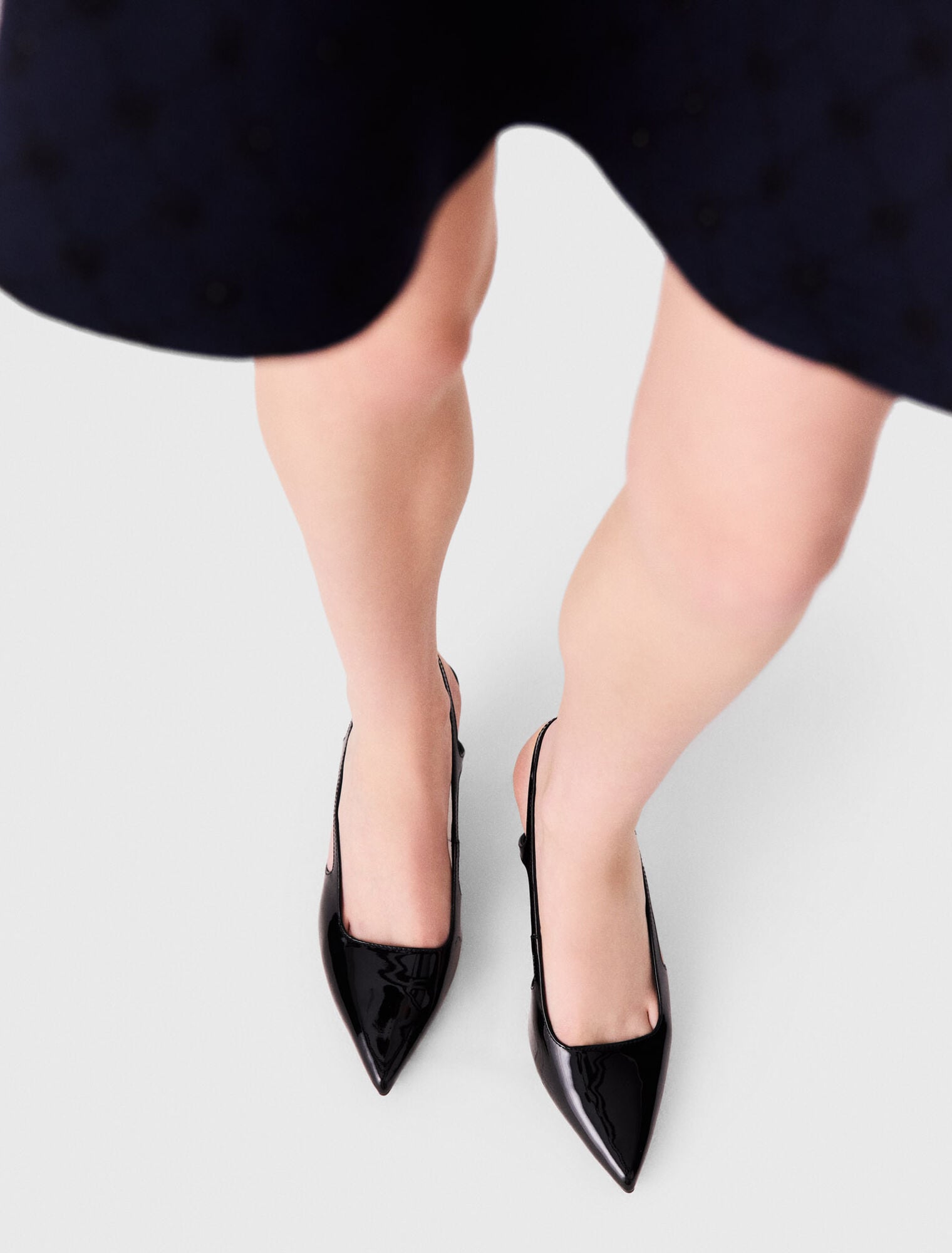 Slingback-Pumps aus Lackleder