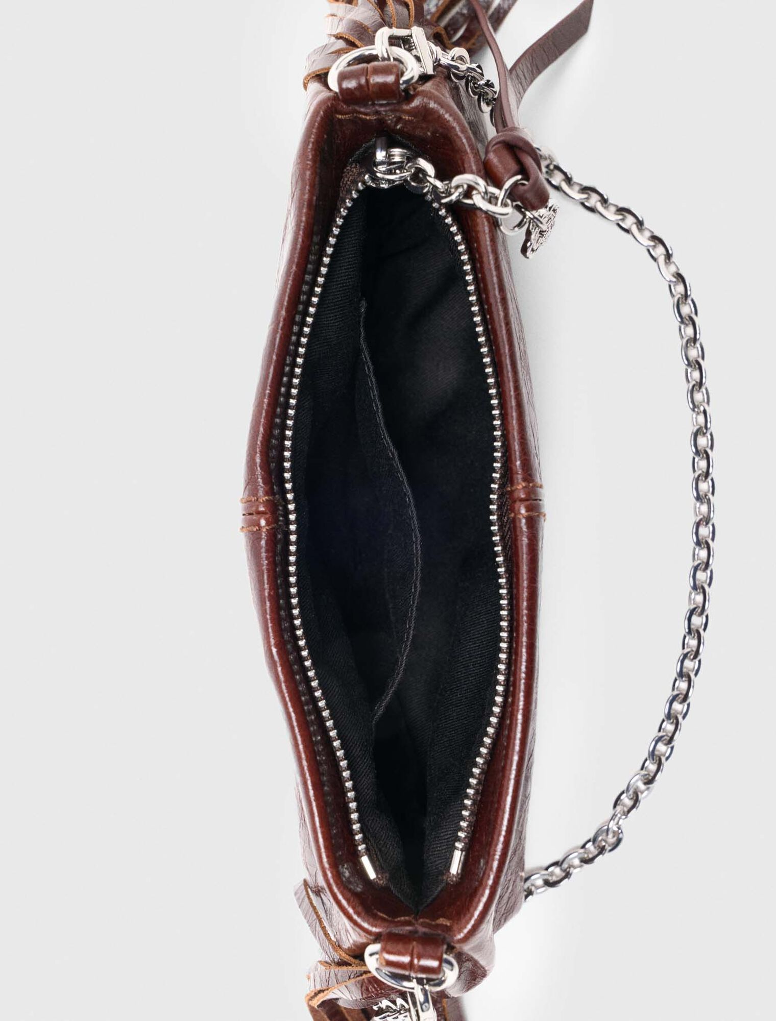 Miss M Pouch aus Lackleder