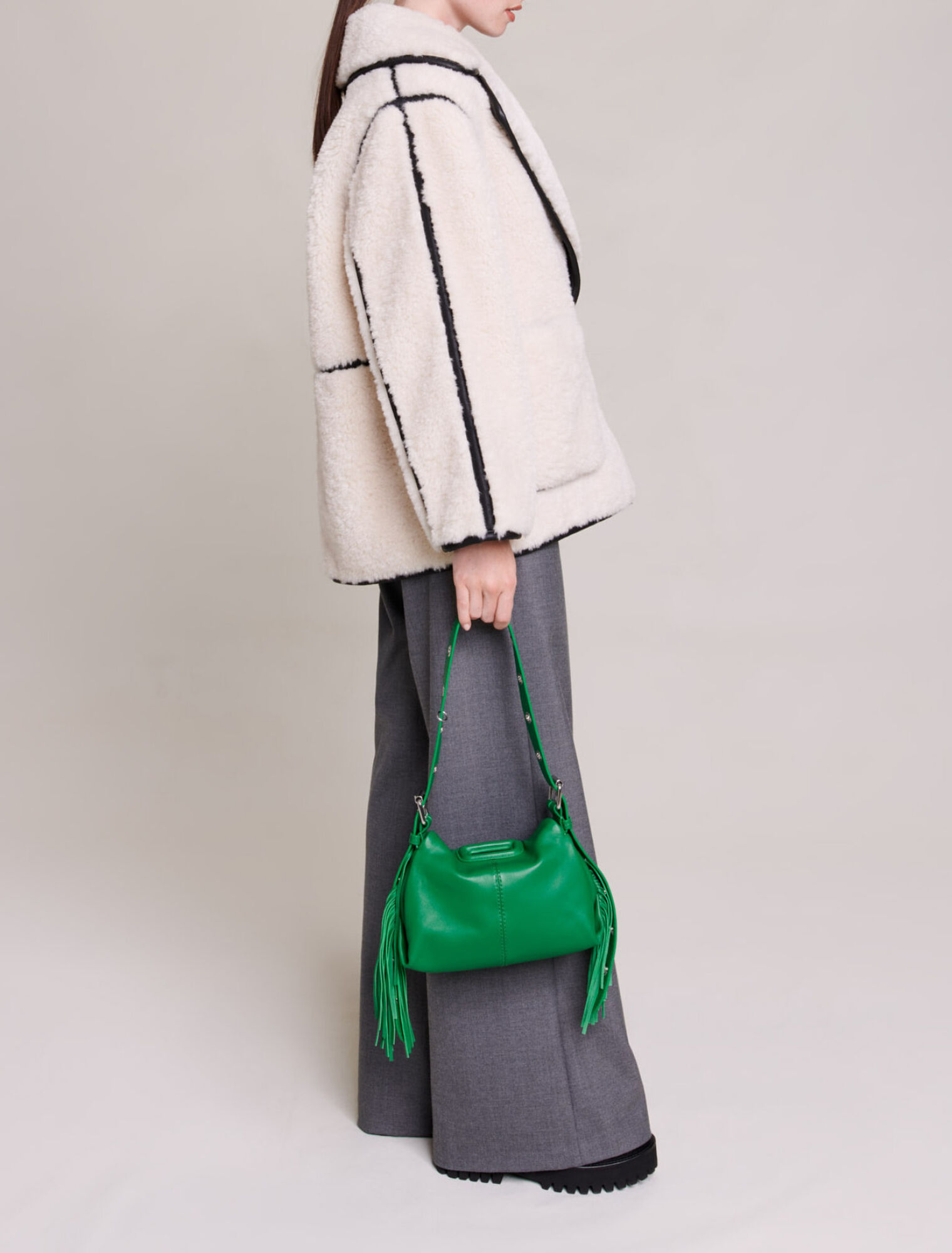 Kurzer Kunstpelzmantel