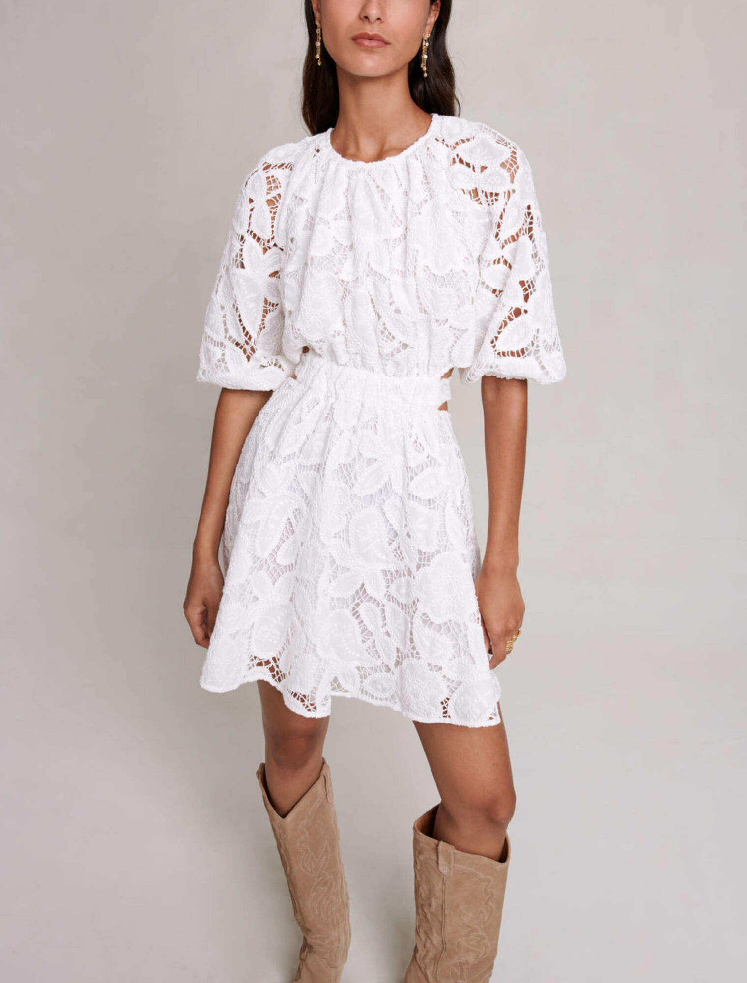Kurzes Kleid aus bestickter Baumwolle