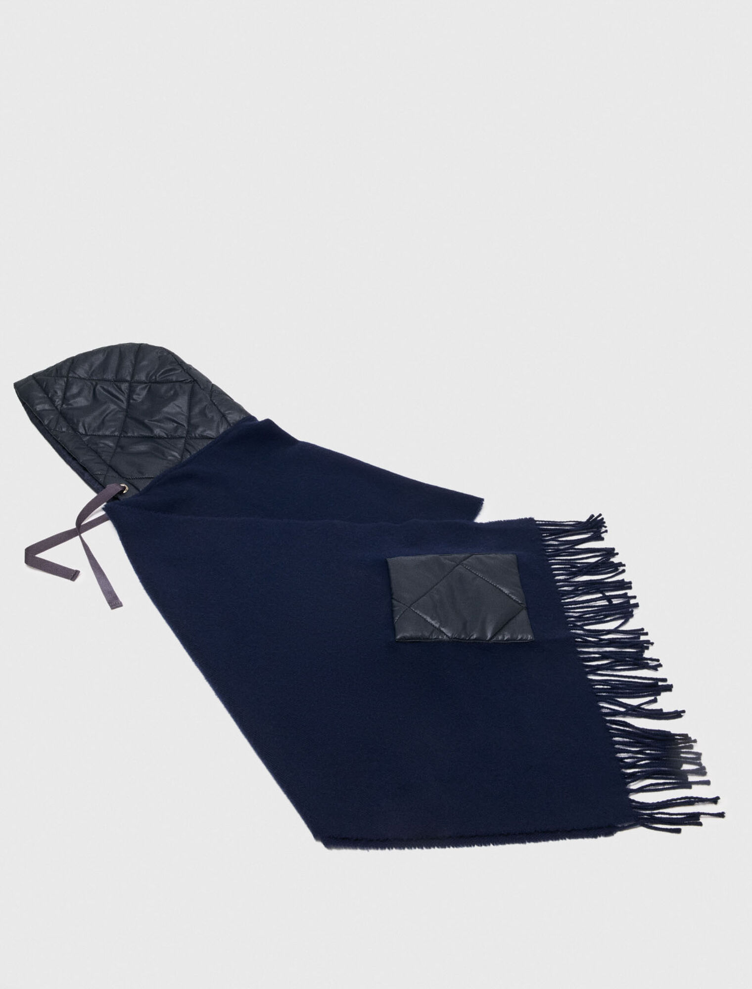 Wollponcho mit Kapuze
