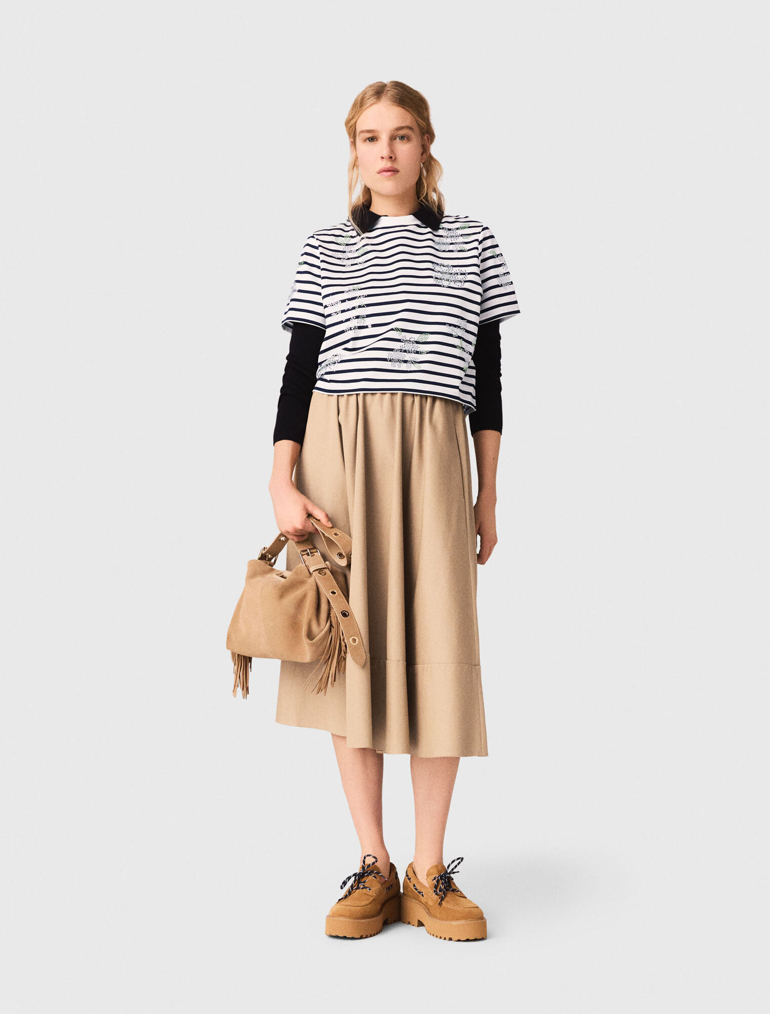 Gestreiftes Shirt mit Strassblumen