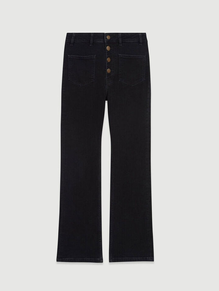 Ausgestellte Jeans