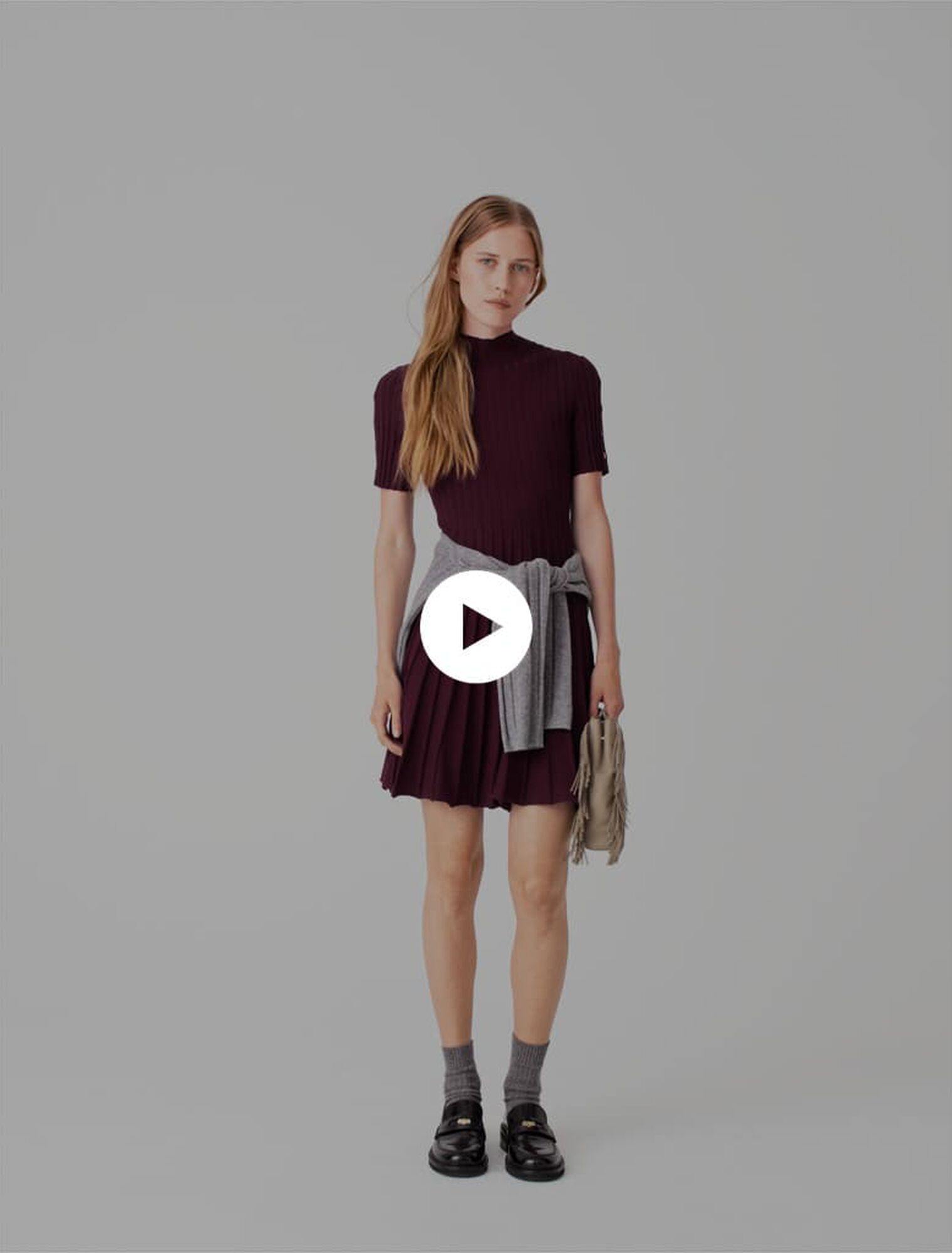 Kurzes Skaterkleid mit Stehkragen