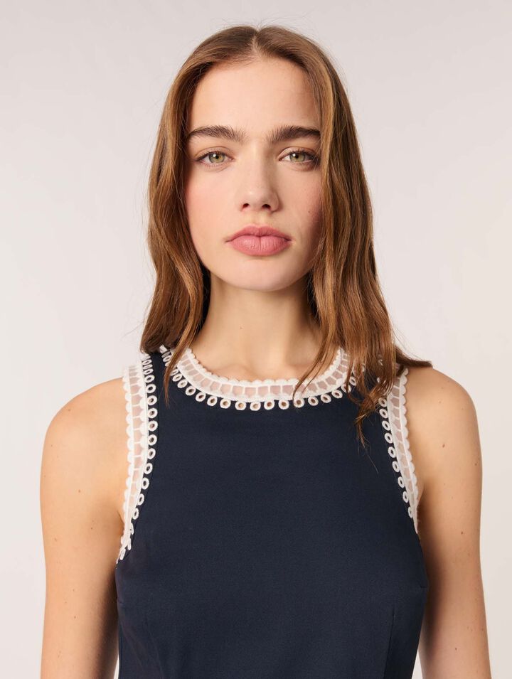 Kurzes Kleid mit Häkeldetails