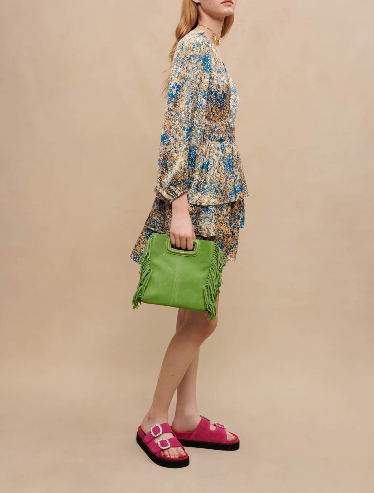 Kurzes Kleid mit abstraktem Druck