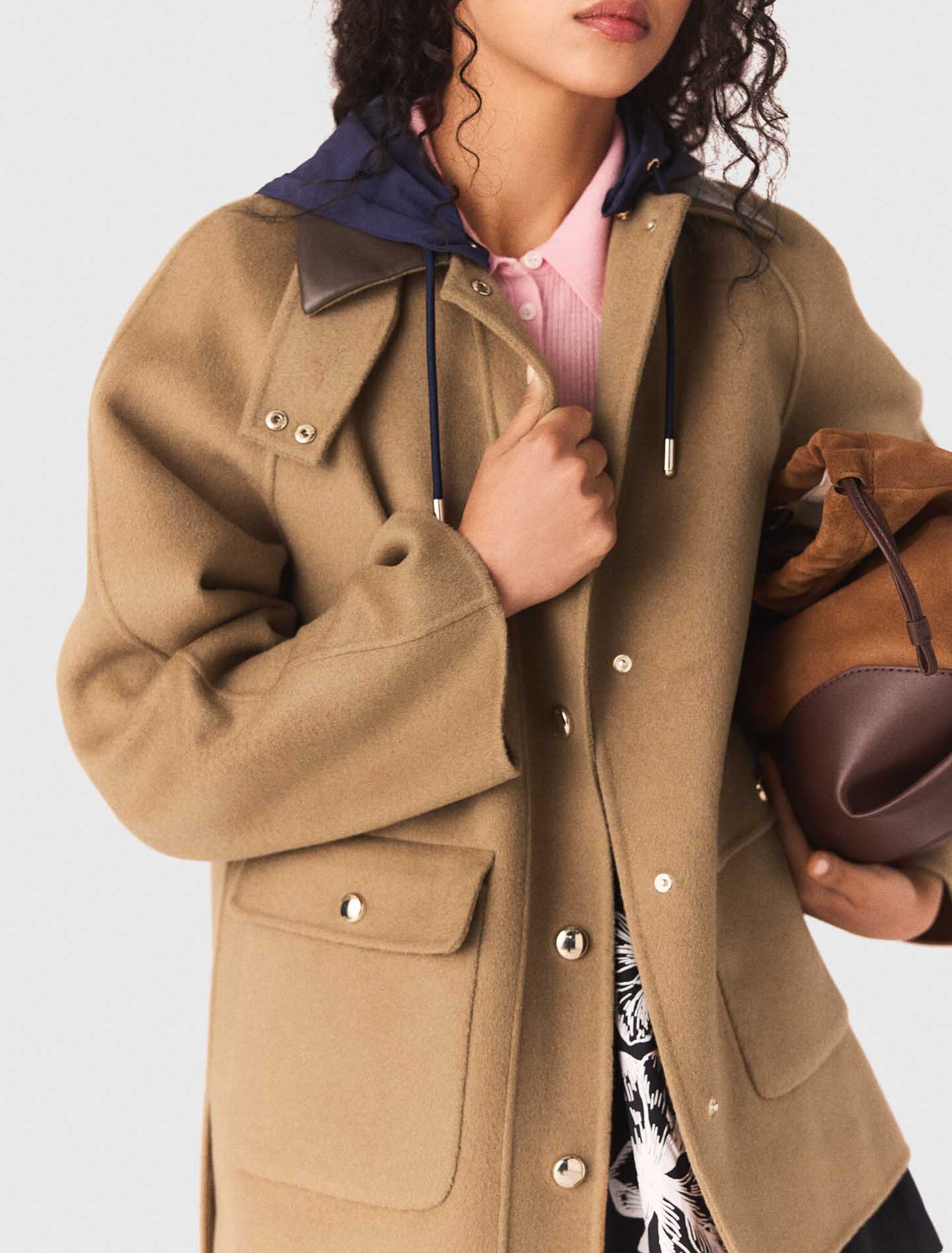 Wollmantel mit abnehmbarer Kapuze