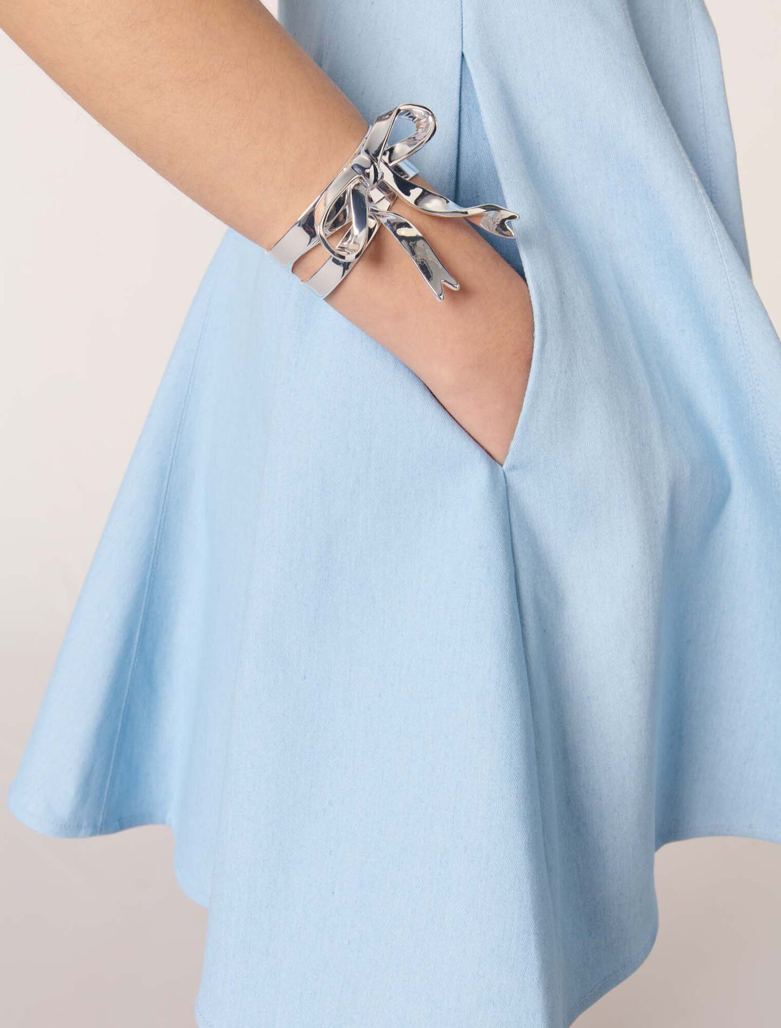 Manschette silberne Schleife