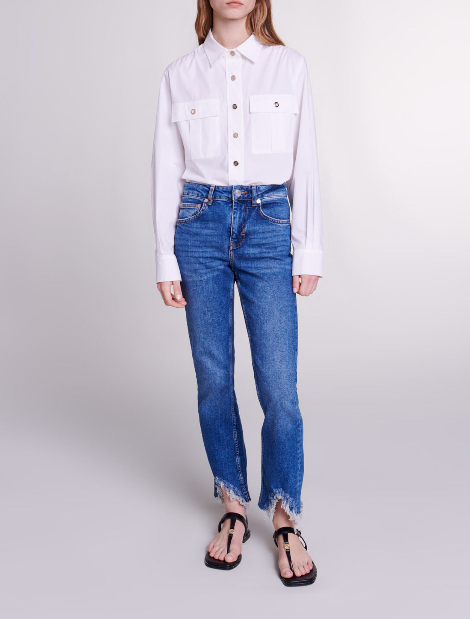 Röhrenjeans mit Rissen