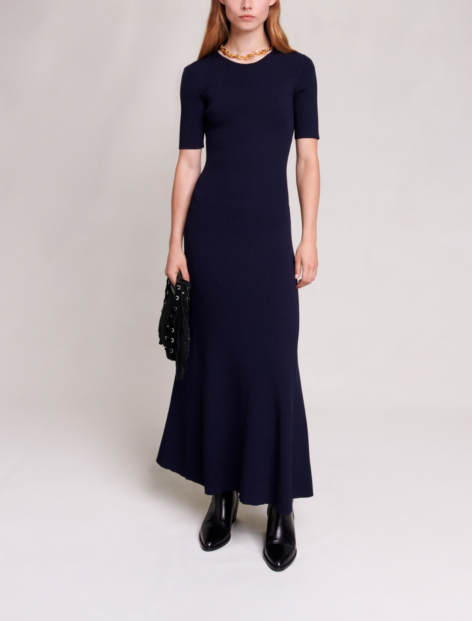 Langes Strickkleid mit Lochmuster