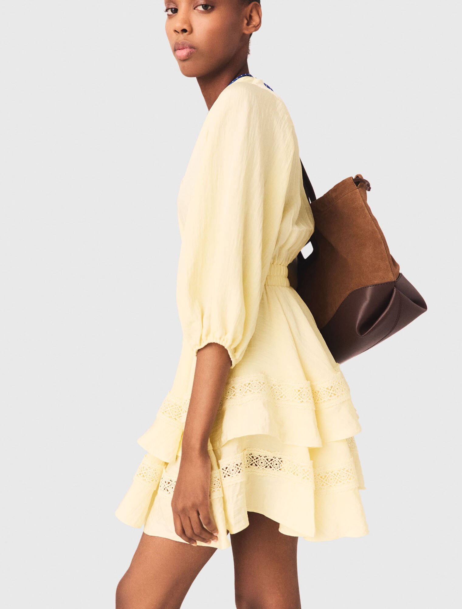 Kurzes Kleid mit Volants