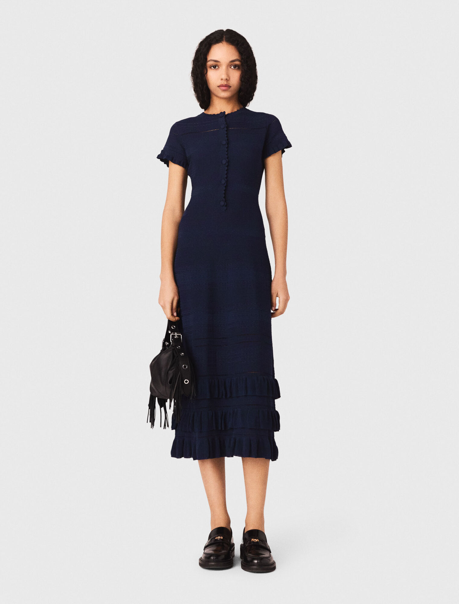 Langes Strickkleid mit Volants