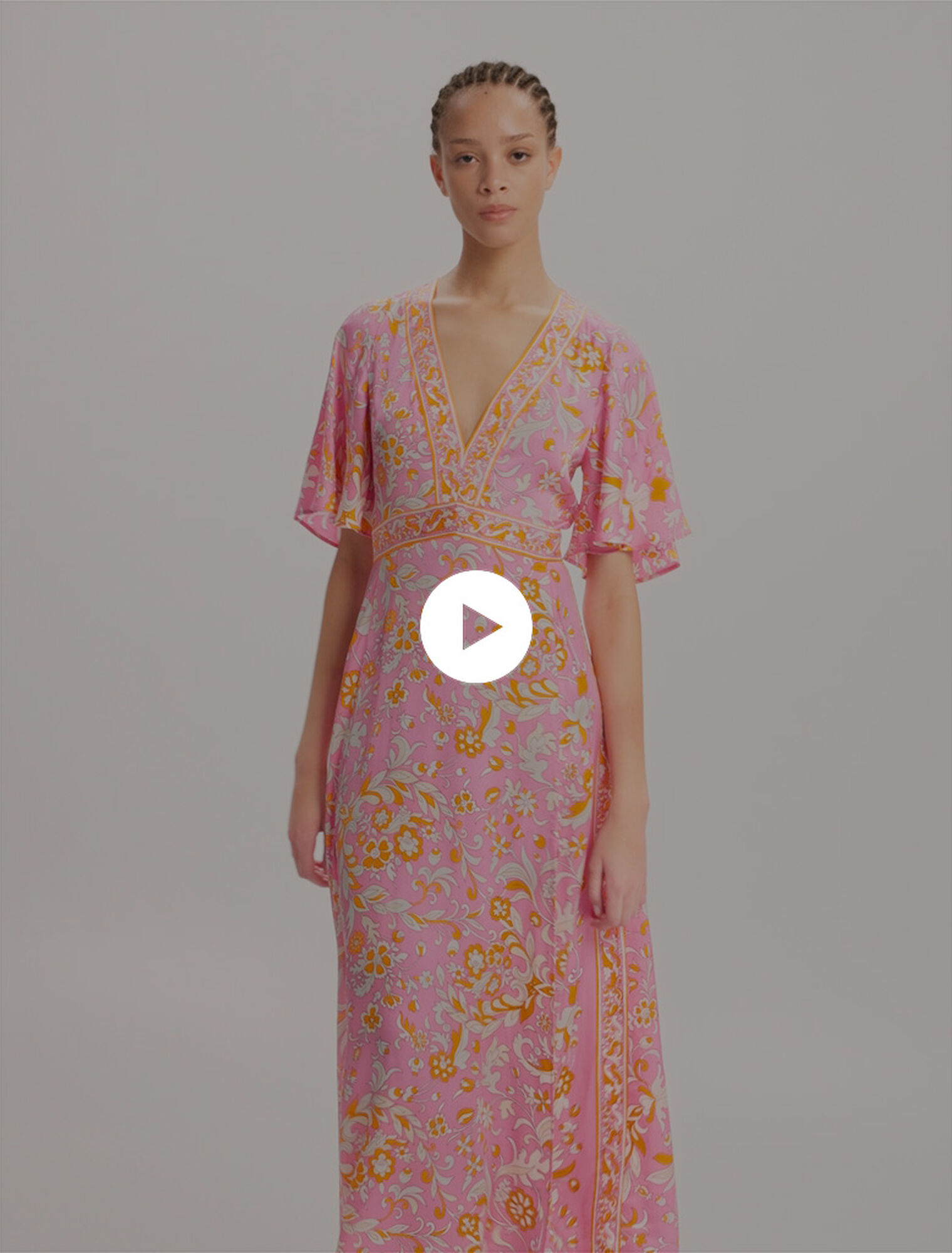 Langes fließendes Kleid mit Print