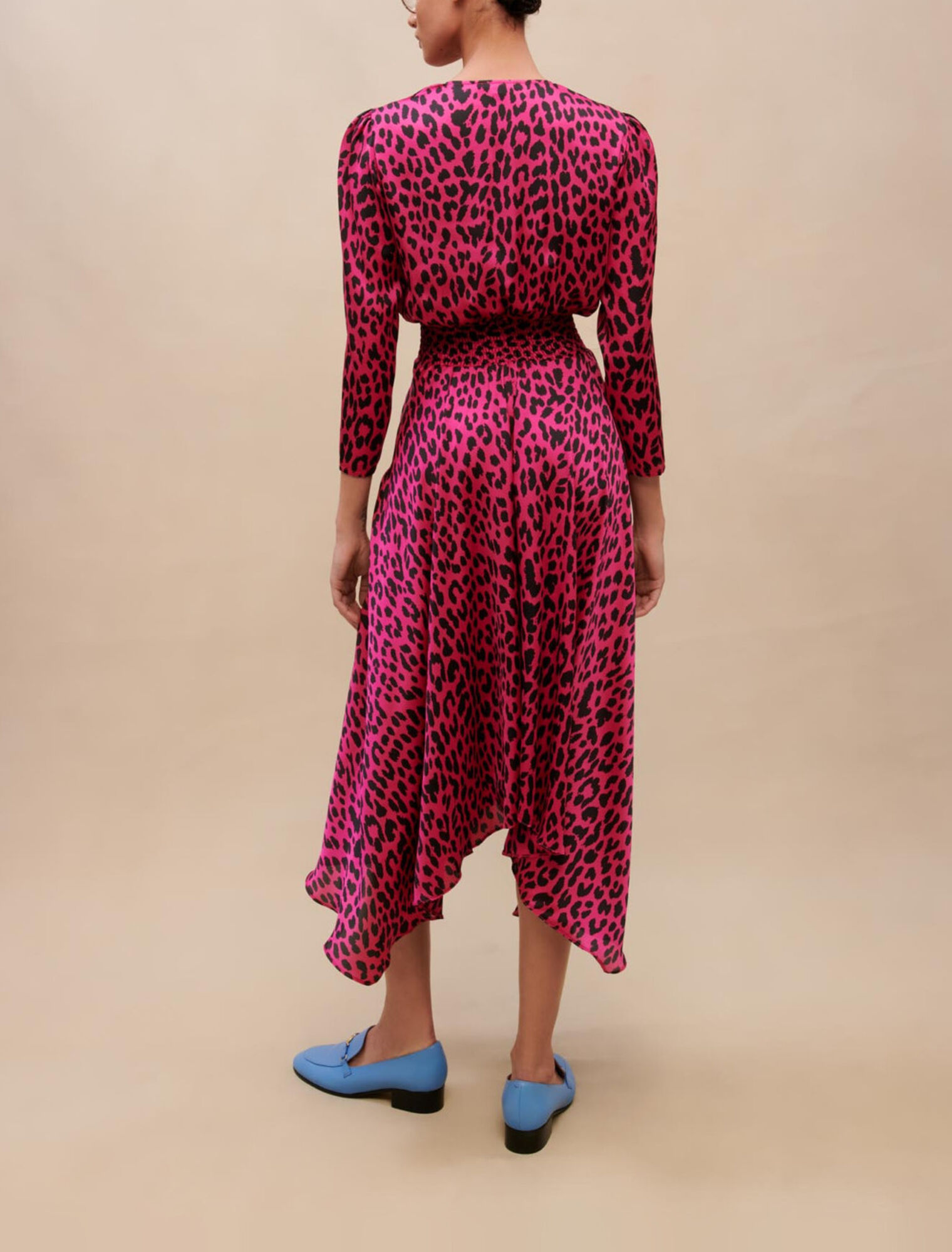 Asymmetrisches Kleid mit Leopardenprint