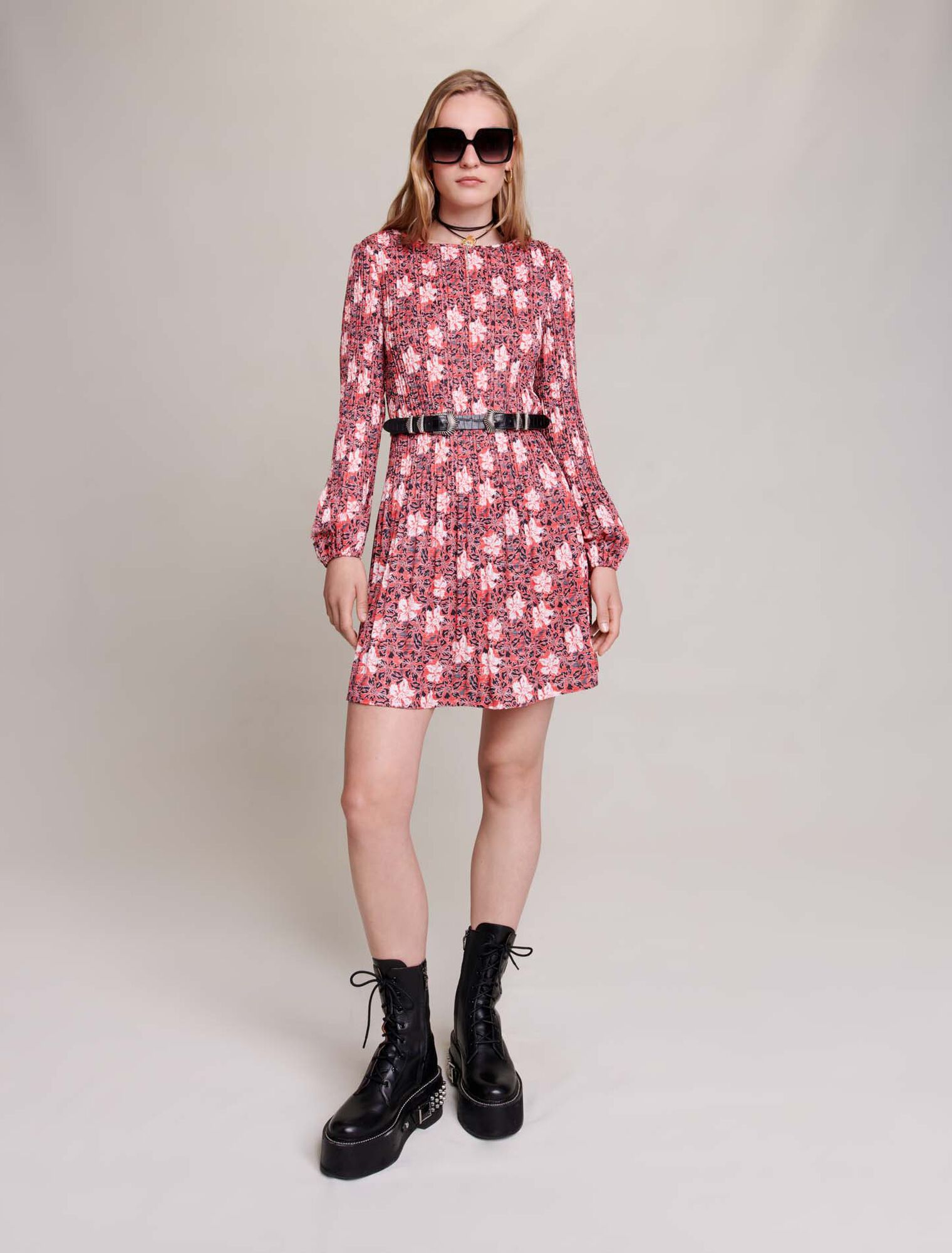 Kurzes Blumenkleid